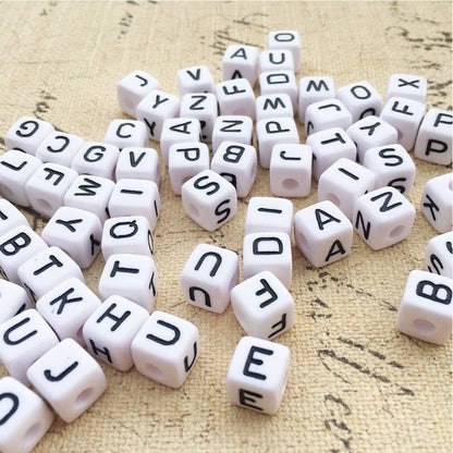 DAHI 400PCS Cube Letter Beads 8mm Alphabet Bead Colorful A-Z Acrylic Letter Beads for Jewelry Making (Color White 8x8mm)