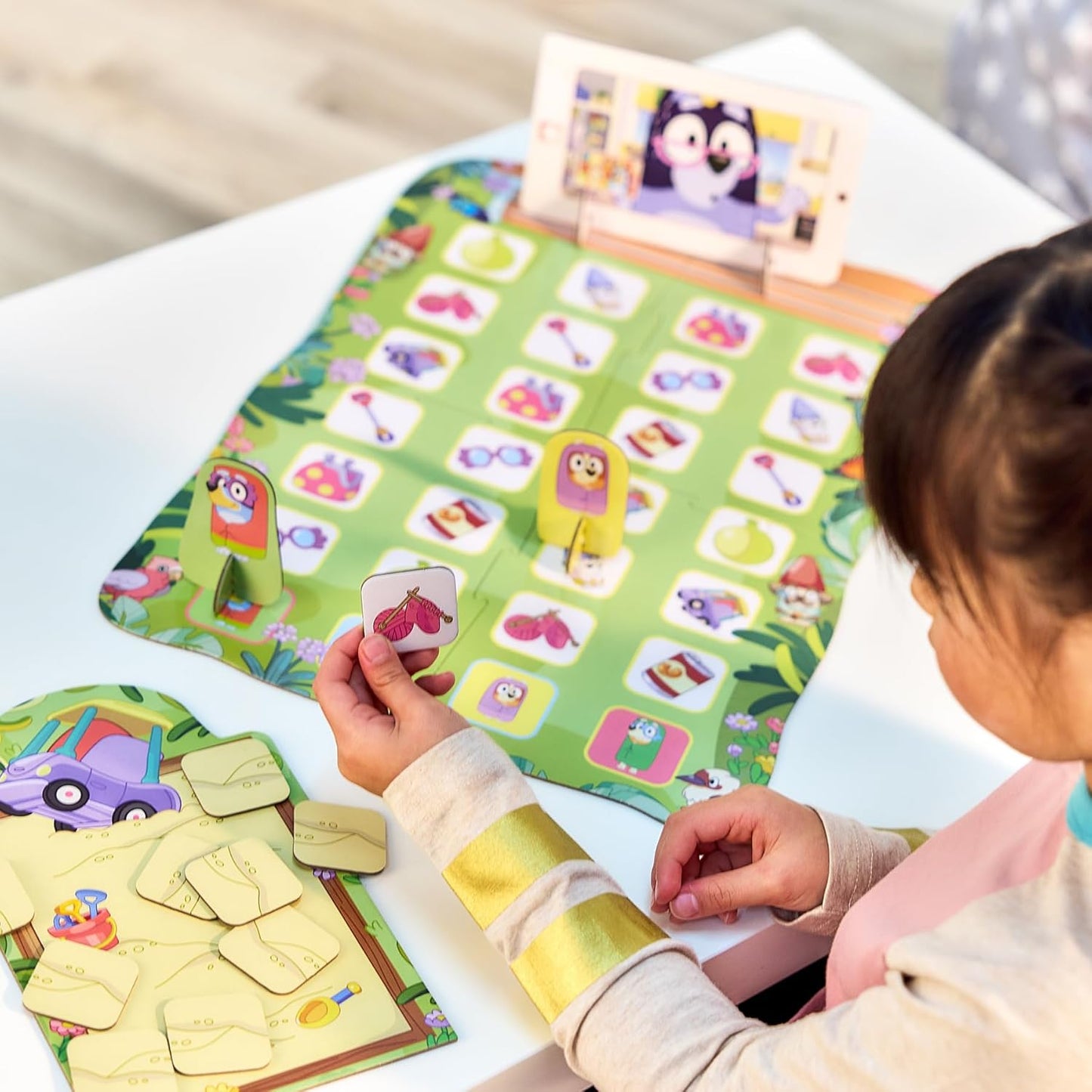 Bluey Shopping List Game, Join Bluey, Bingo, Bandit & Chilli On A Fun Supermarket Adventure, Race to Fill Your Trolley in This Fun Memory and Matching Game, for Ages 3+, 2-4 Players