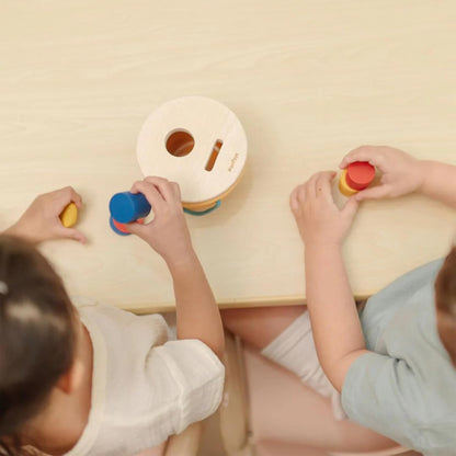 PlanToys® Geo Sorting Bucket | Wooden Shape Matching Toy for Toddlers 12M+ | Montessori Educational Sorting Toy with 3D Blocks | Develops Shape Recognition, Problem-Solving & Fine Motor Skills