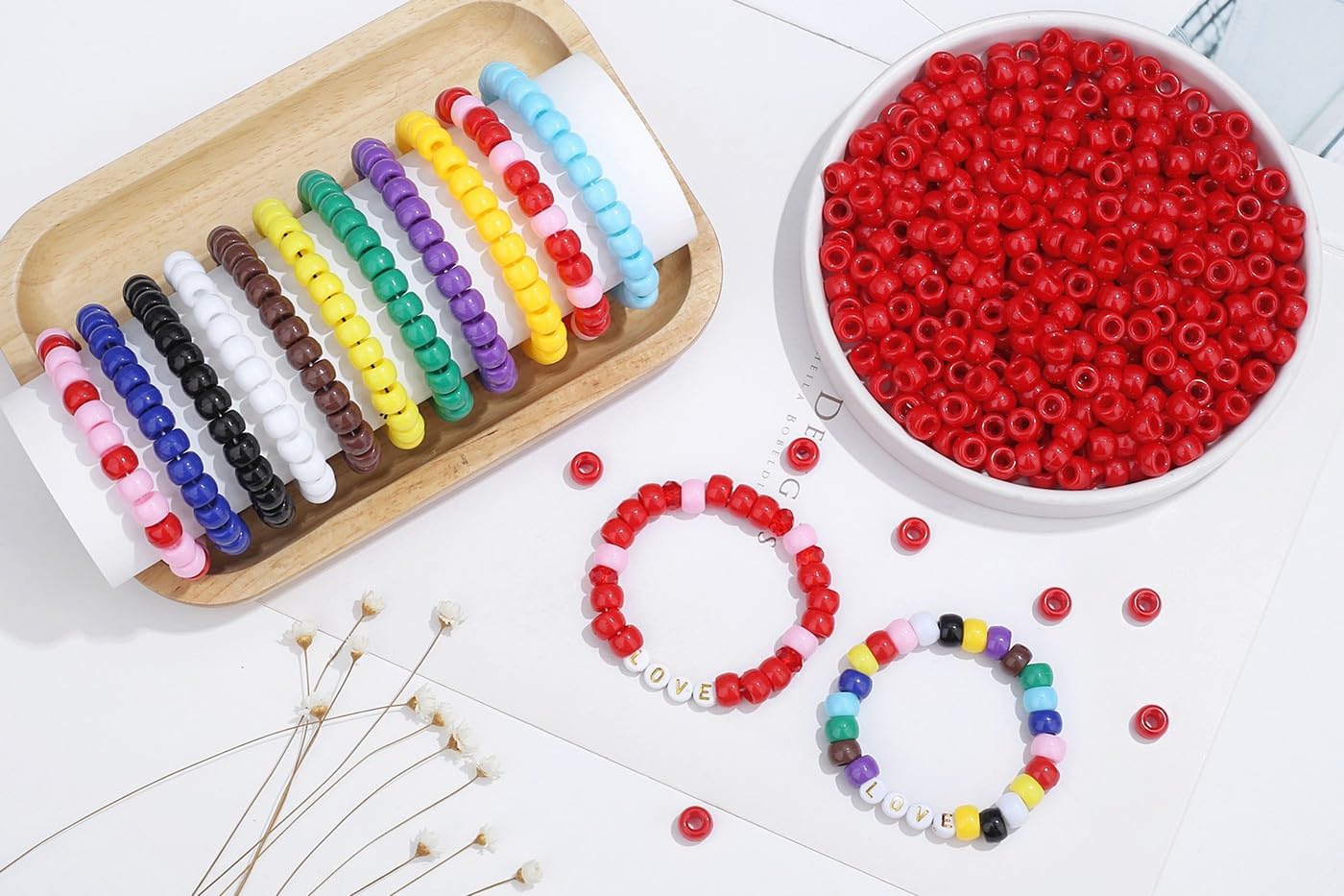 1000Pcs Valentine's Day Pony Beads Pink Red White Bracelets Crafts 6x9mm Bulk Plastic Pony Valentine Beads for Jewelry Making Party Party DIY Crafts Necklace Keychain Romantic Accessories