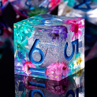Liquid Core DND Dice Set, 7pcs Sharp Edge Dice for Role Playing Dungeons and Dragons Ttrpg with Gift Box, Handmade Resin D&D Dice RPG Role Playing Games Dice Set(Blue Gold)