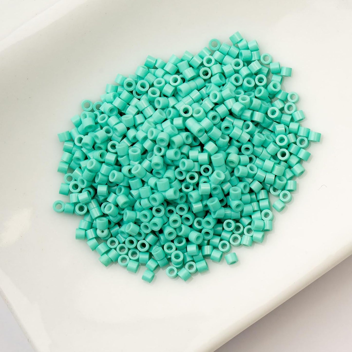 John Bead 25g Cylin Beads Opaque Turquoise Green 11/0 Glass Cylindrical Seed Beads for Jewelry Bracelets Necklaces Earrings Making Embroidery