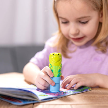 Melissa & Doug Sticker Wow!™ 24-Page Activity Pad and Sticker Stamper, 300 Stickers, Arts and Crafts Fidget Toy Collectible Character – Sea Turtle - for Kids Ages 3+ - FSC Certified