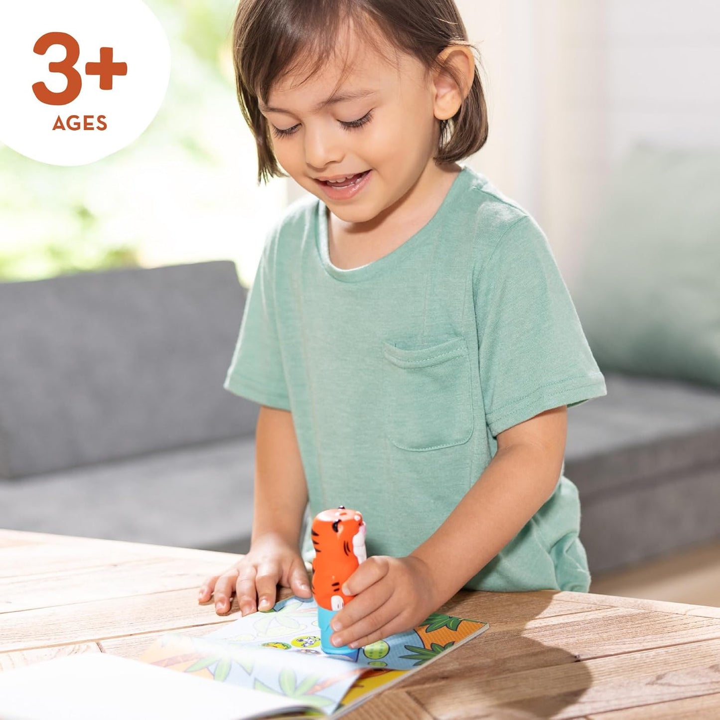 Melissa & Doug Sticker Wow!™ 24-Page Activity Pad and Sticker Stamper, 300 Stickers, Arts and Crafts Fidget Toy Collectible Character – Sea Turtle - for Kids Ages 3+ - FSC Certified