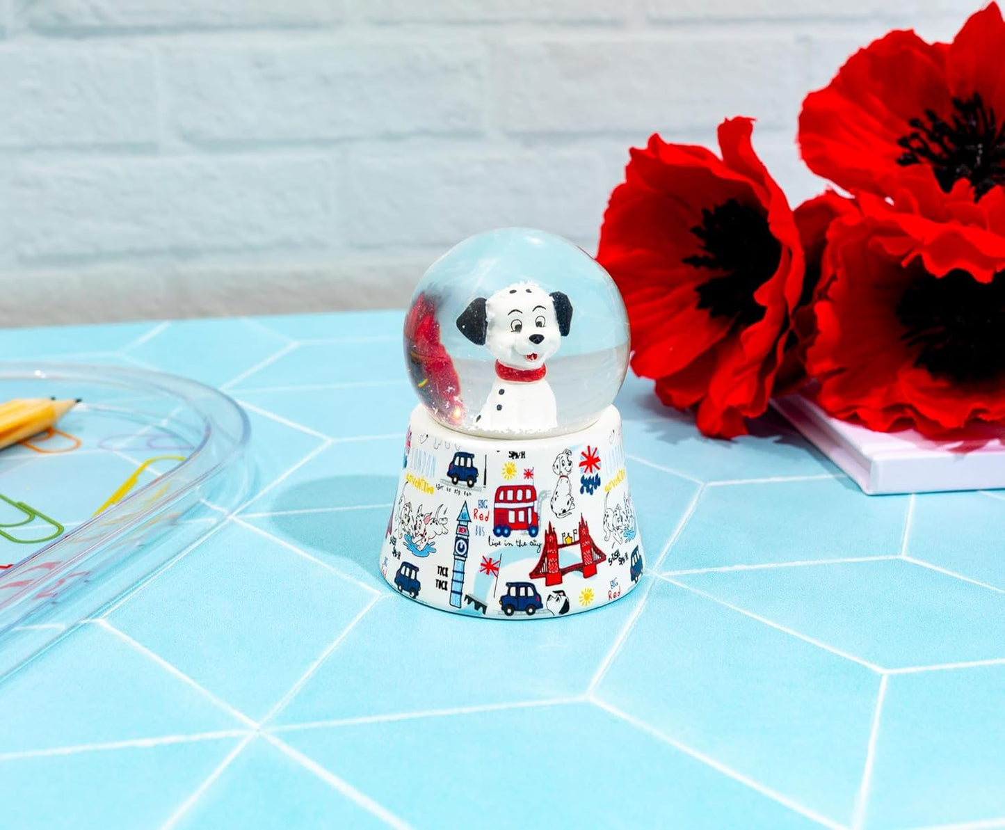 Silver Buffalo Disney Mickey and Friends Mini Light Up Snow Globe│Minnie Mouse│3.8 Inches Tall, 45mm (Small) - Colors A