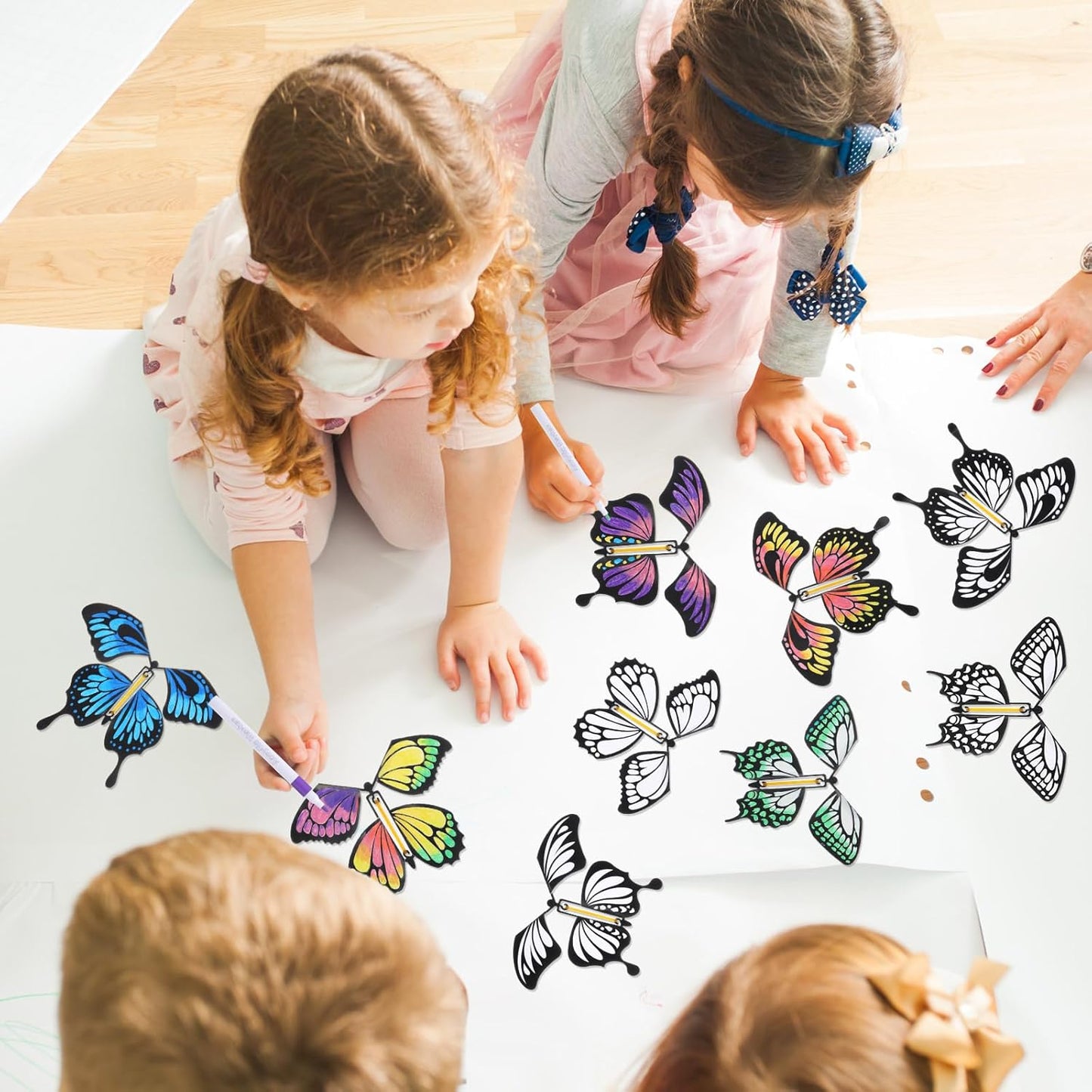 Seenelling 44 Pcs Flying Butterfly Craft Kit with 32 Wind up Butterflies and 12 Color Pens People Painting White Paper Butterflies DIY Toy for Party Game School Activity Birthday Gift (Style 3)