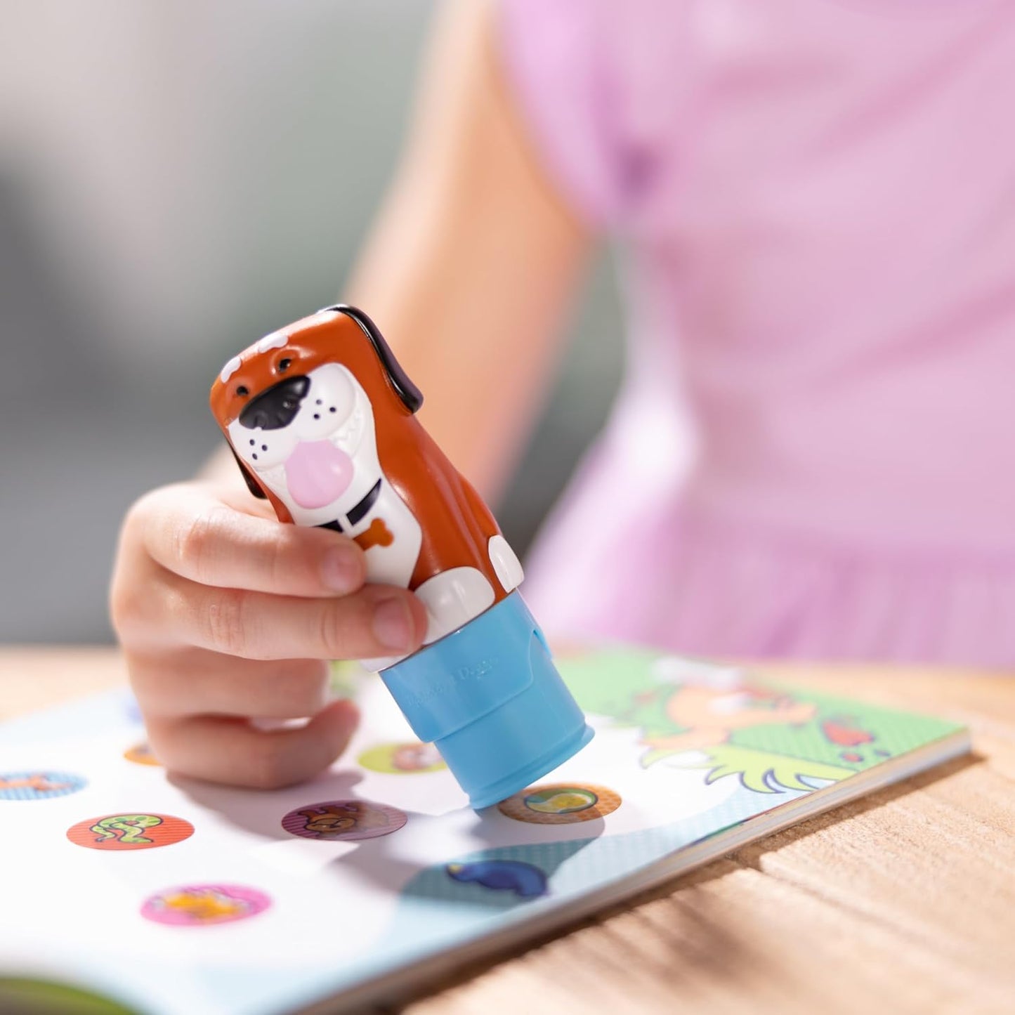 Melissa & Doug Sticker Wow!™ 24-Page Activity Pad and Sticker Stamper, 300 Stickers, Arts and Crafts Fidget Toy Collectible Character – Dog - for Kids Ages 3+ - FSC Certified
