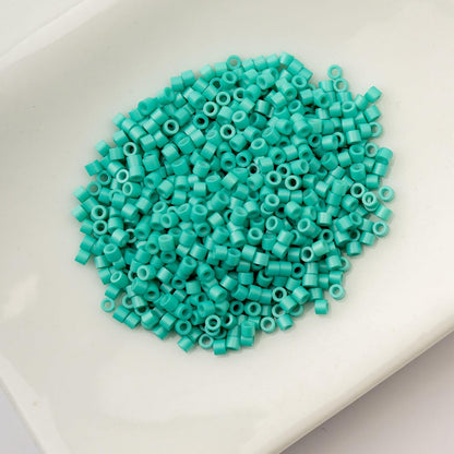 John Bead 25g Cylin Beads Opaque Turquoise Green 11/0 Glass Cylindrical Seed Beads for Jewelry Bracelets Necklaces Earrings Making Embroidery