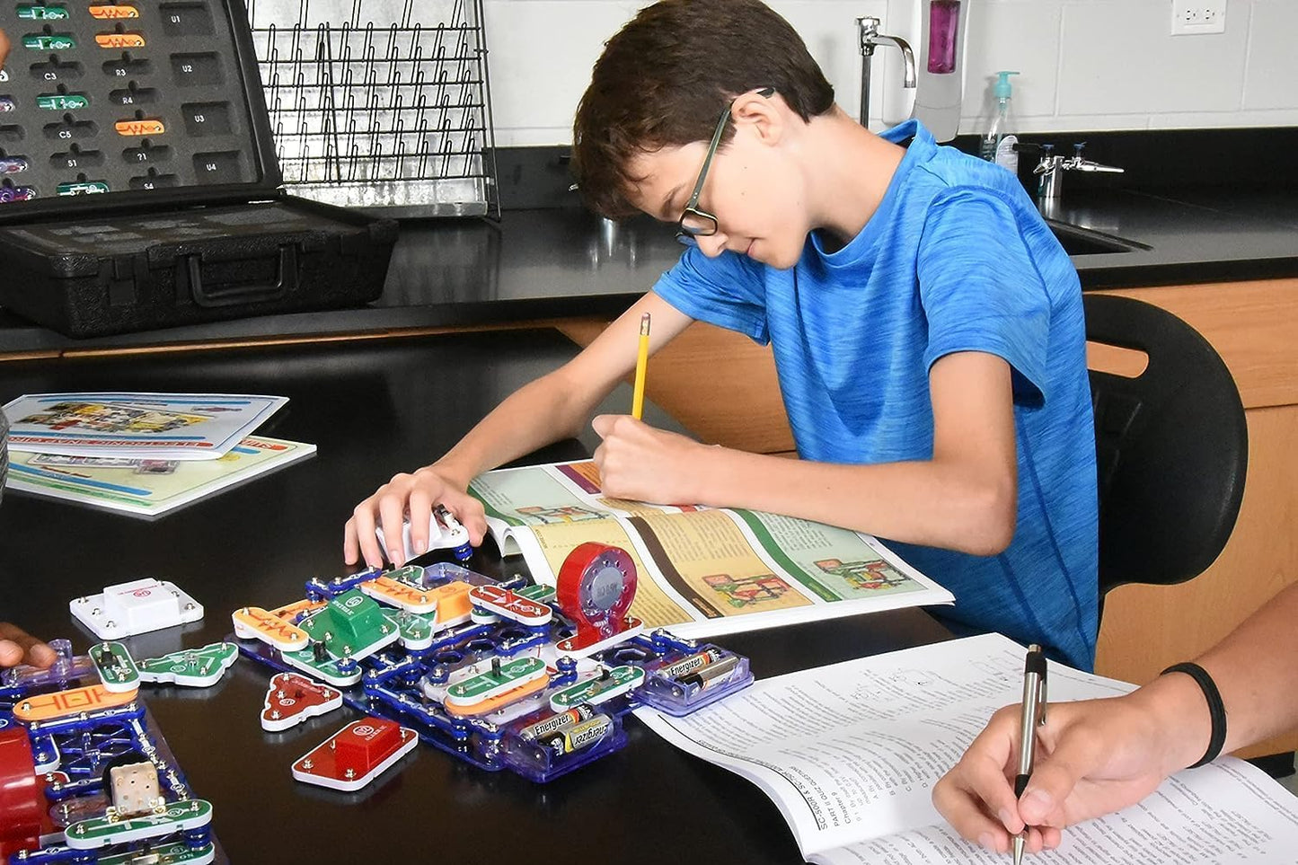 Snap Circuits Classic SC-300 Electronics Exploration Kit | Over 300 Projects | Full Color Manual Parts | STEM Educational Toy for Kids 8+ 2.3 x 13.6 x 19.3 inches