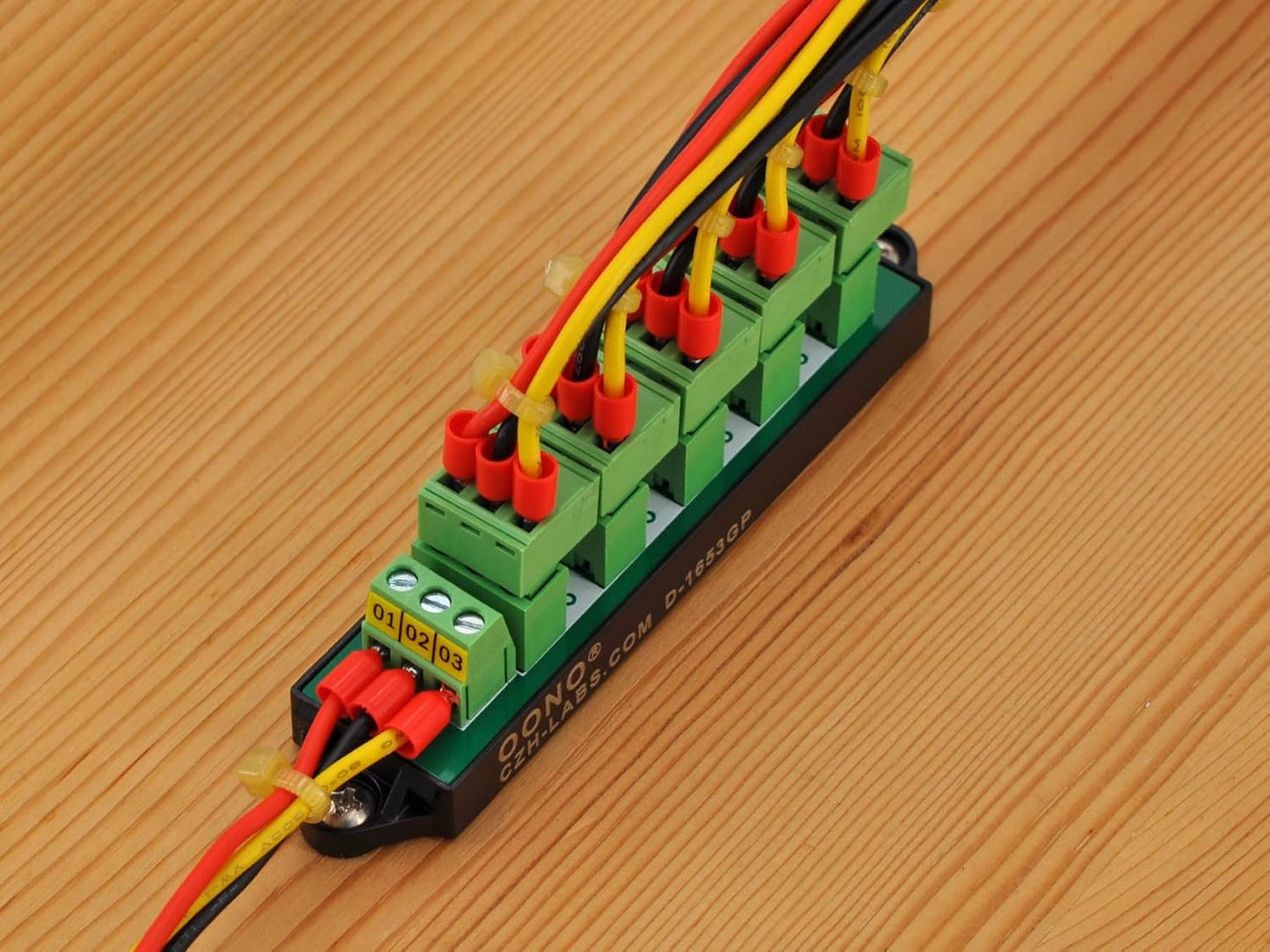 30Amp 300V 1x10 Position Terminal Block Distribution Module. OONO D-1661GP