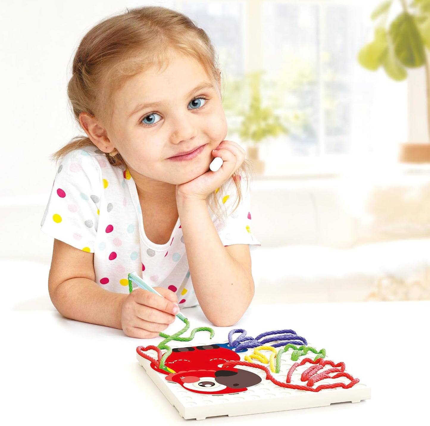 Quercetti Filo Play Set - A Novel Lacing Tool with 18 Pattern Templates to Create Art with String- for Ages 4 and Up (Made in Italy)