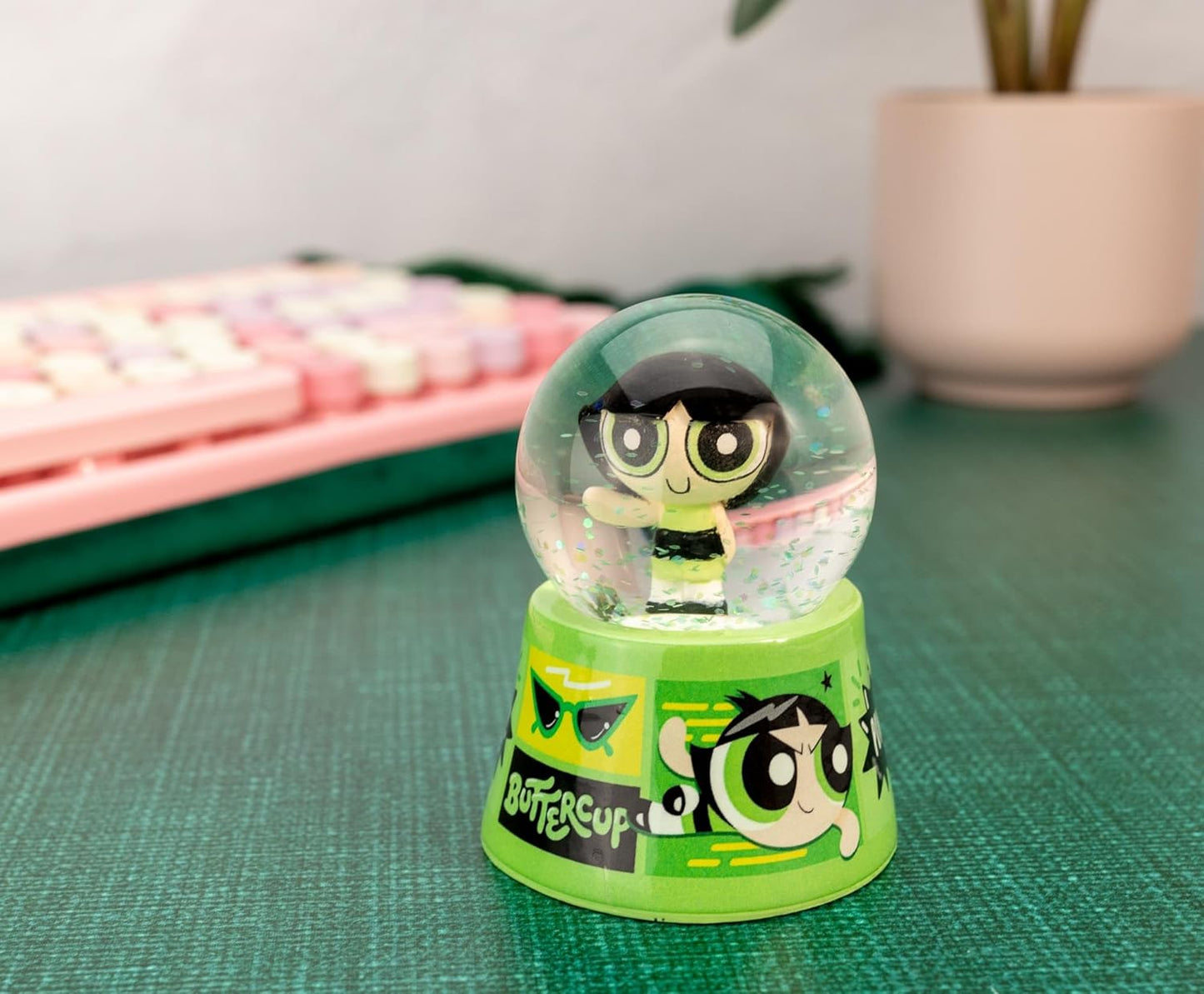 Silver Buffalo Disney Mickey and Friends Mini Light Up Snow Globe│Minnie Mouse│3.8 Inches Tall, 45mm (Small)