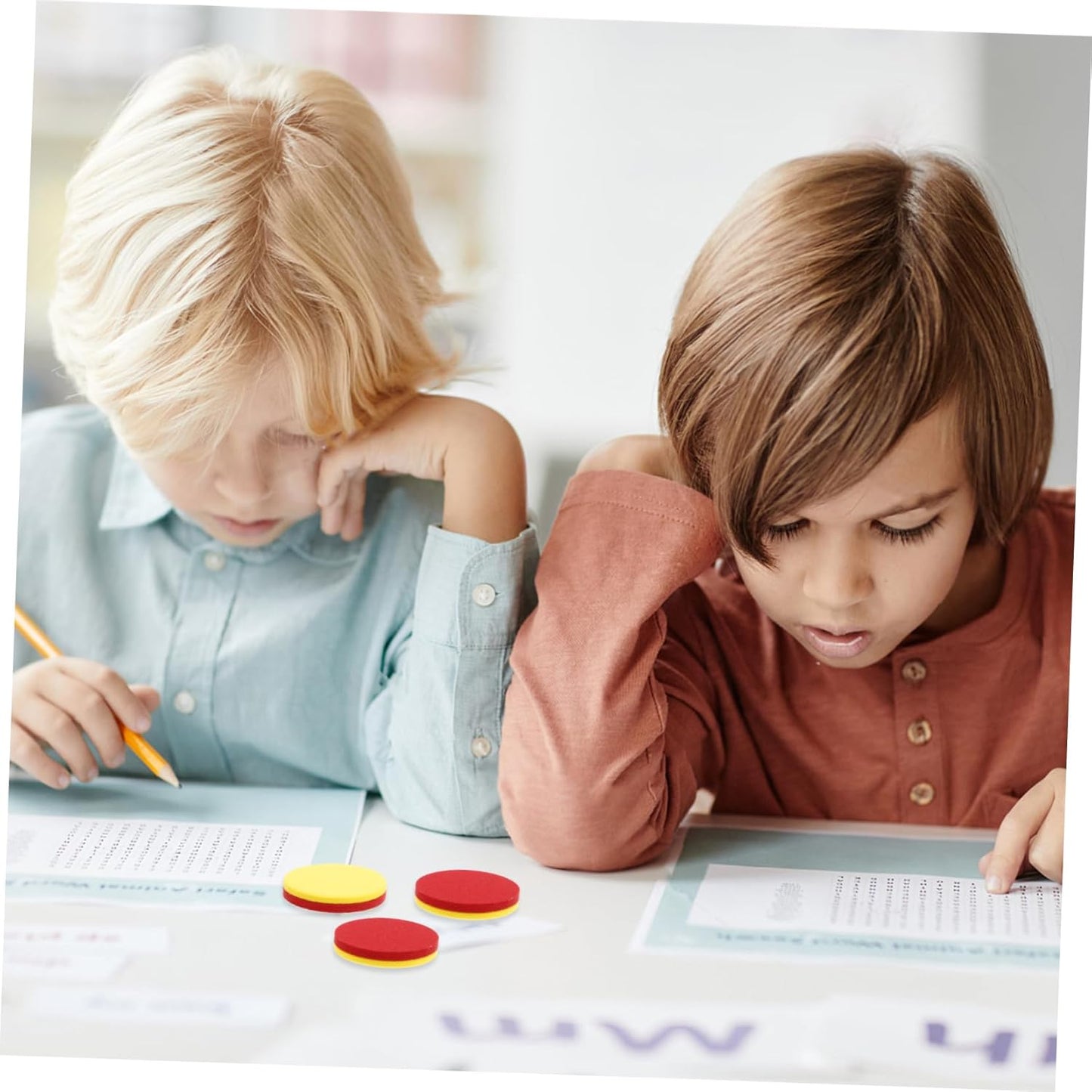 Toddmomy 200pcs Dual Color Math Counting Chips for Safe Educational Counters for Learning Activities Enhance Math Skills and Interactive Fun