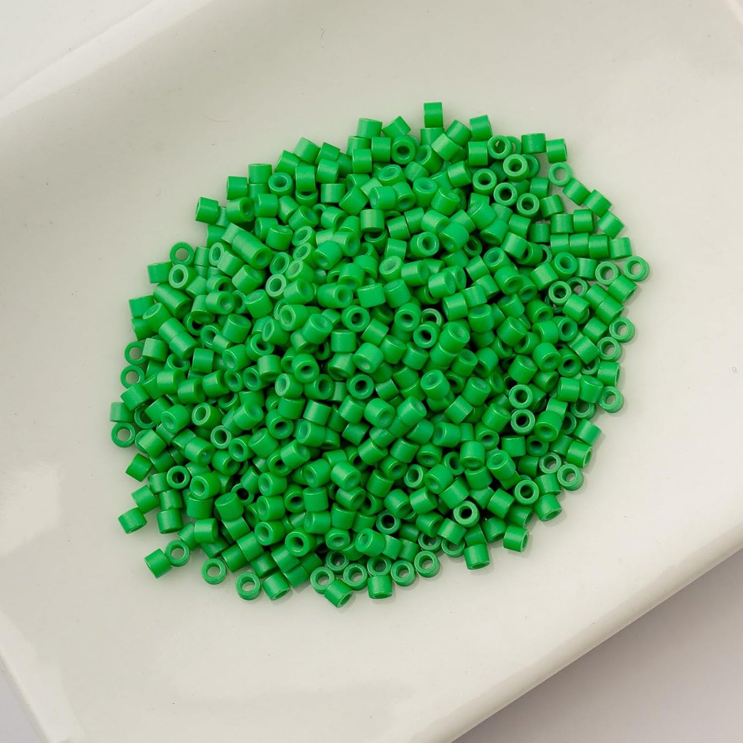 John Bead 25g Cylin Beads Opaque Turquoise Green 11/0 Glass Cylindrical Seed Beads for Jewelry Bracelets Necklaces Earrings Making Embroidery