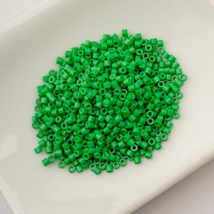John Bead 25g Cylin Beads Opaque Turquoise Green 11/0 Glass Cylindrical Seed Beads for Jewelry Bracelets Necklaces Earrings Making Embroidery