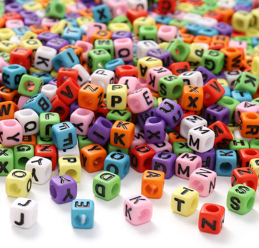 DAHI 400PCS Cube Letter Beads 8mm Alphabet Bead Colorful A-Z Acrylic Letter Beads for Jewelry Making (Color White 8x8mm)
