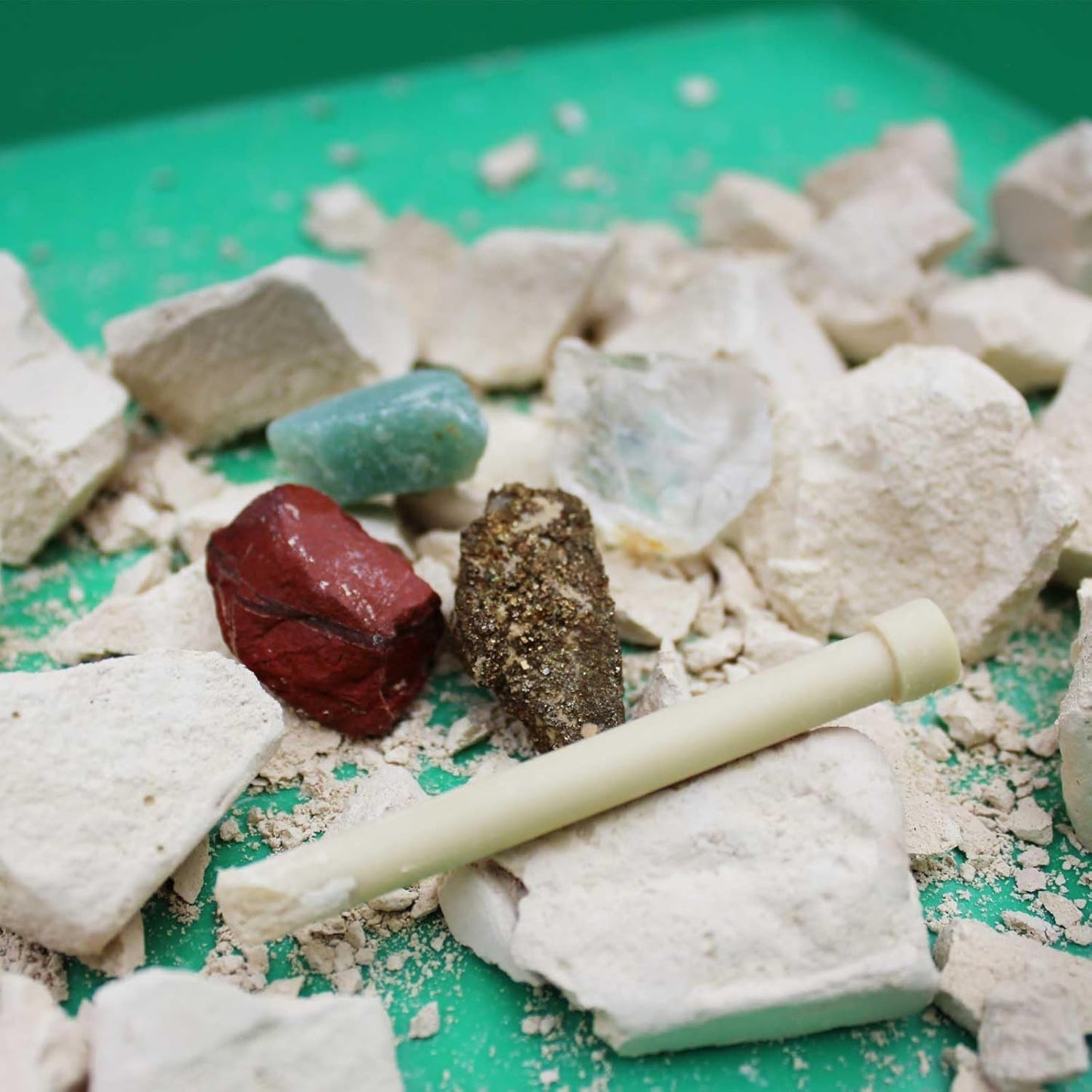 Safari Ltd. Dino Dexter Real Minerals Excavation Kit - Authentic Mineral Dig Toy for Boys, Girls, and Kids 6+