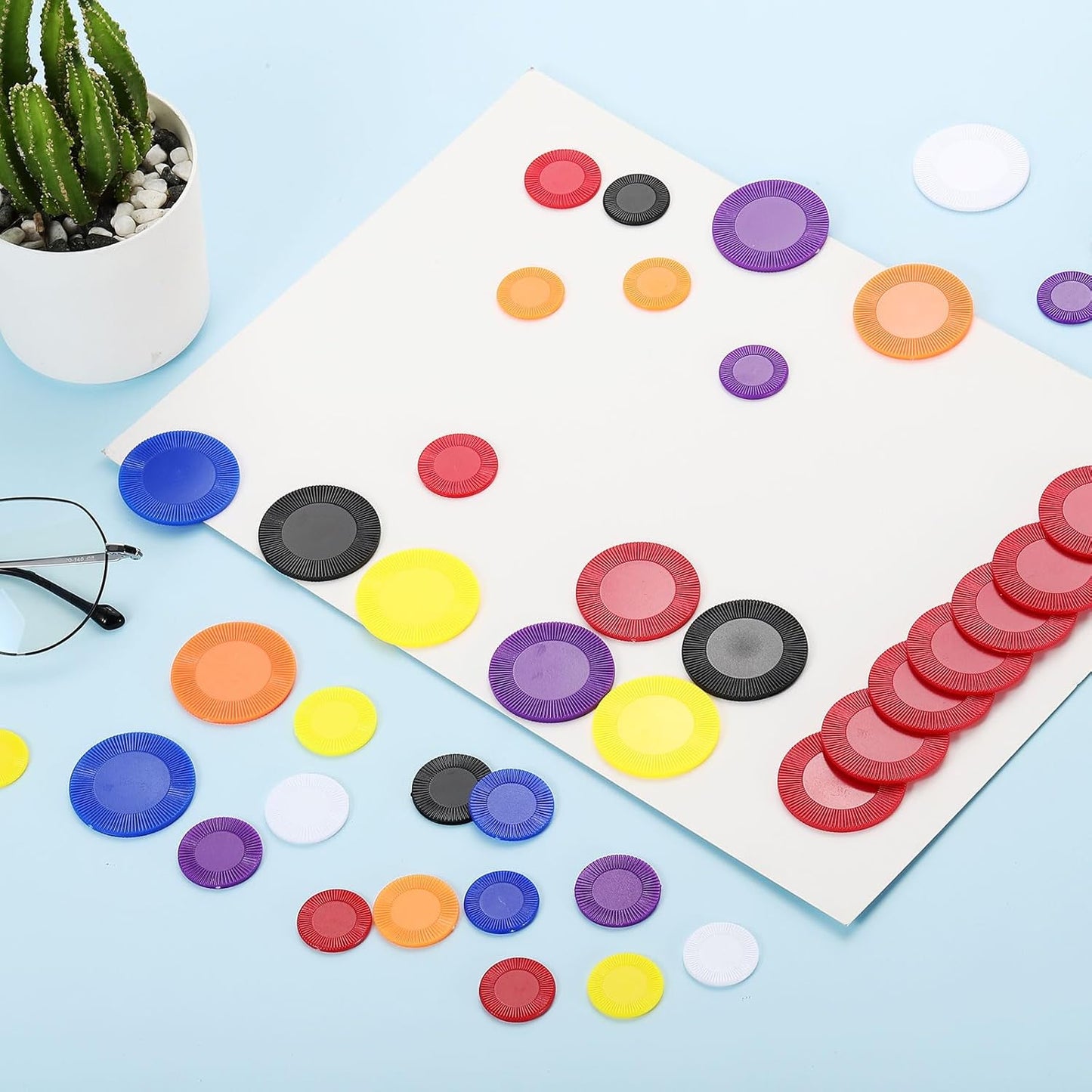 uxcell 100Pcs Plastic Poker Chips, 1 Inch Mini Bingo Chips Learning Counters Counting Counters Disks Markers Opaque Game Tokens for Game Play Math Counting, Blue, Pattern