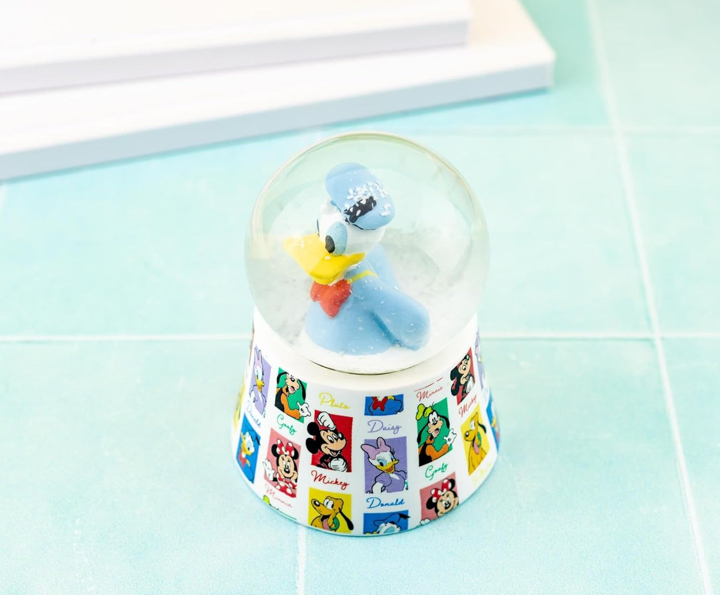 Silver Buffalo Disney Mickey and Friends Mini Light Up Snow Globe│Minnie Mouse│3.8 Inches Tall, 45mm (Small) - Colors A