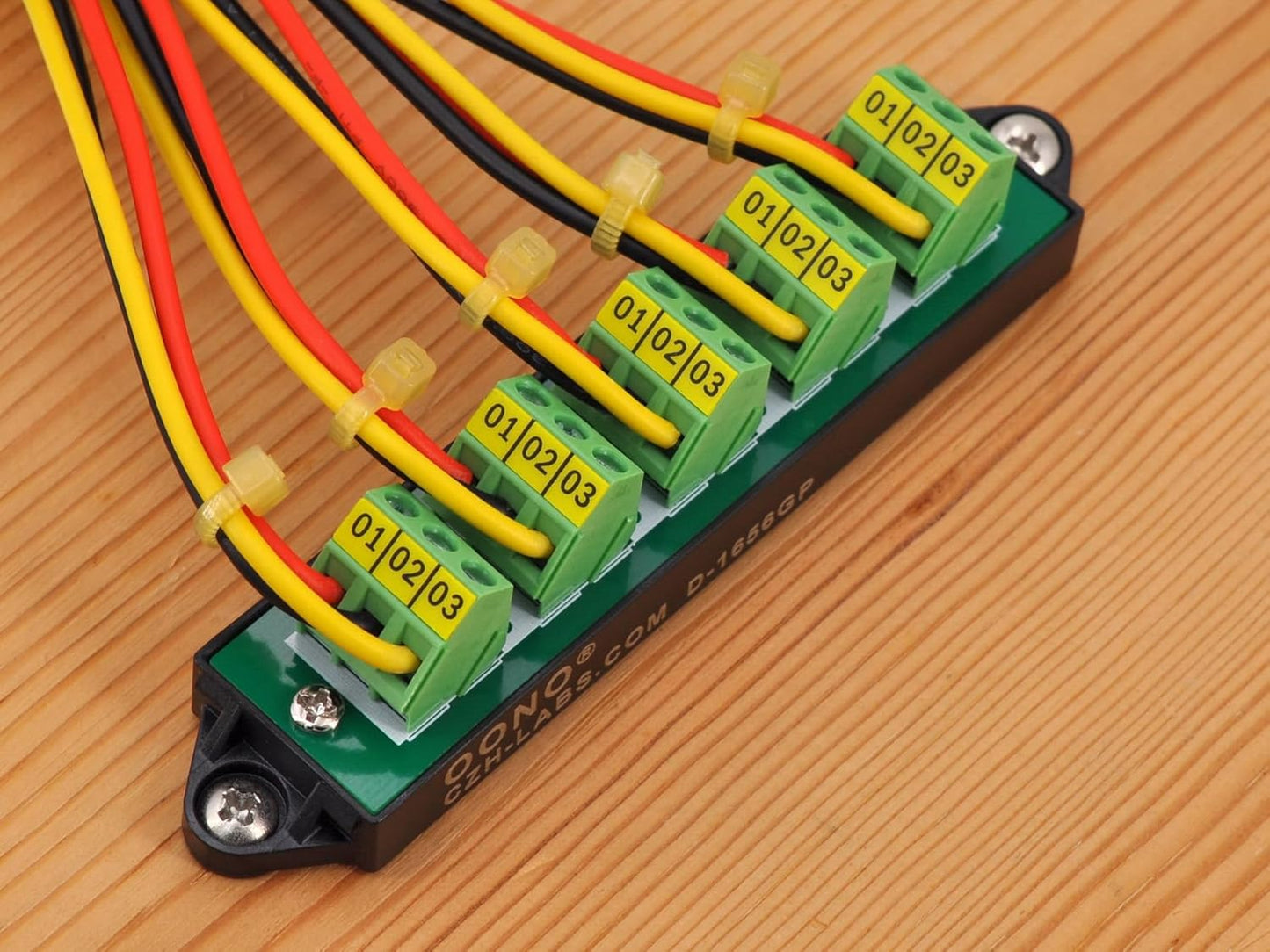 30Amp 300V 1x10 Position Terminal Block Distribution Module. OONO D-1661GP