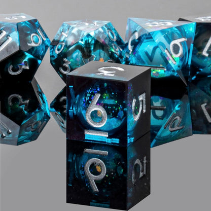 Liquid Core DND Dice Set, 7pcs Sharp Edge Dice for Role Playing Dungeons and Dragons Ttrpg with Gift Box, Handmade Resin D&D Dice RPG Role Playing Games Dice Set(Blue Gold)