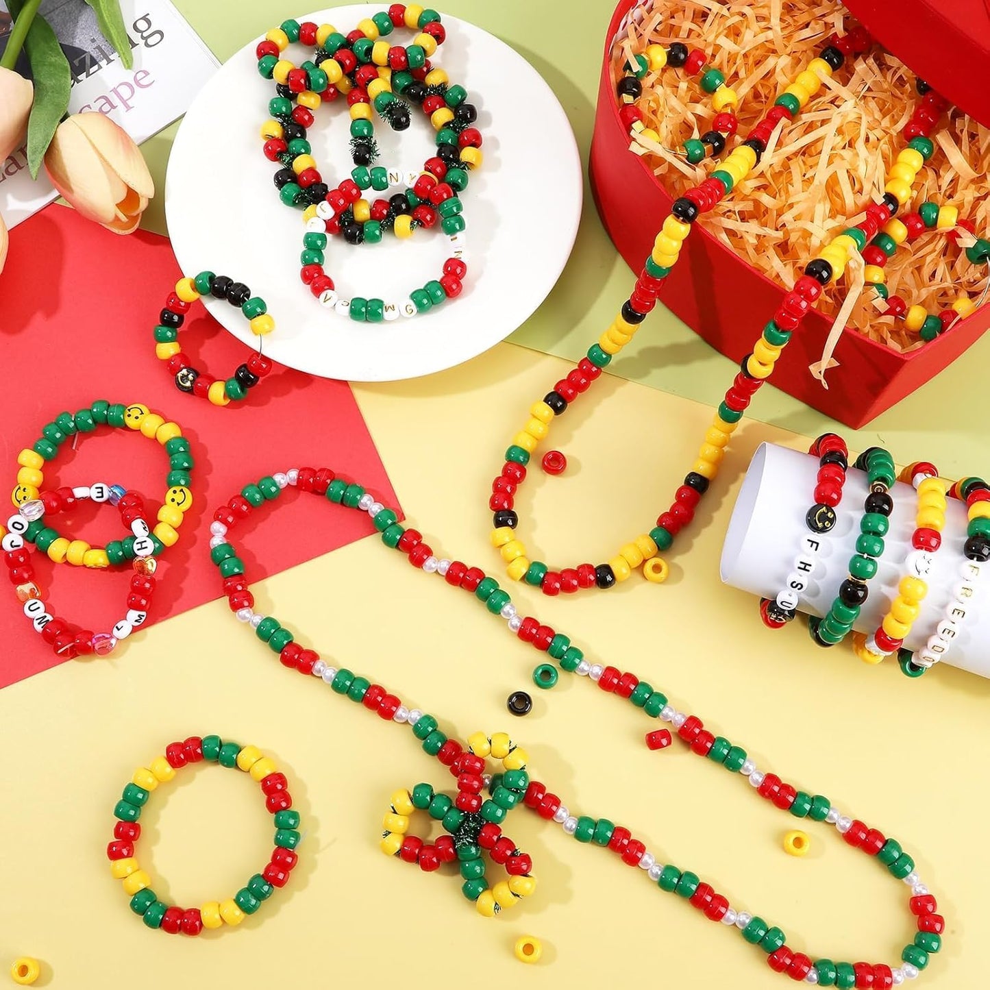 UPINS 1200Pcs Christmas Pony Beads Friendship Plastic Small Hair Beads Red Green White Pony Beads for Necklace Supplies (Christmas)