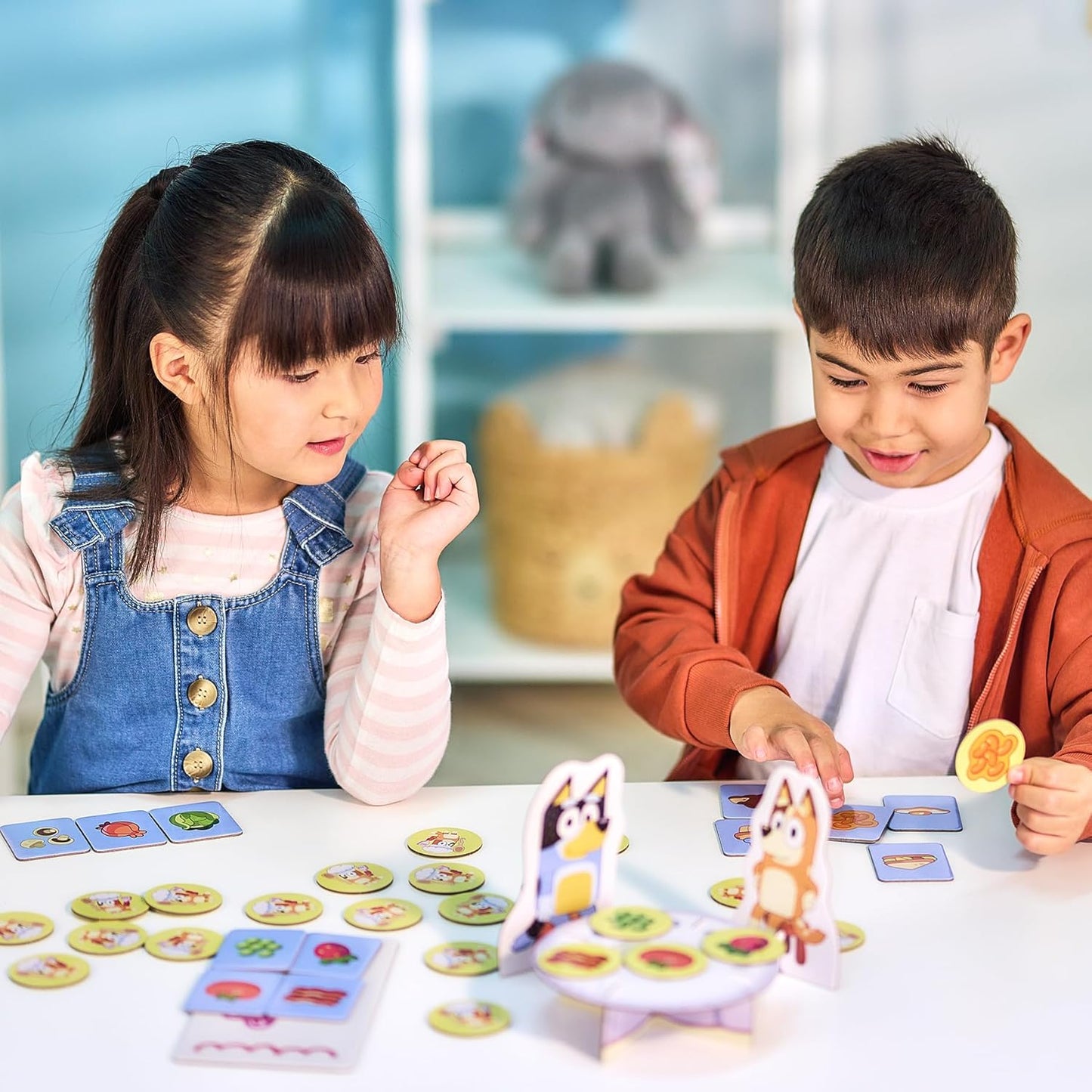 Bluey Shopping List Game, Join Bluey, Bingo, Bandit & Chilli On A Fun Supermarket Adventure, Race to Fill Your Trolley in This Fun Memory and Matching Game, for Ages 3+, 2-4 Players