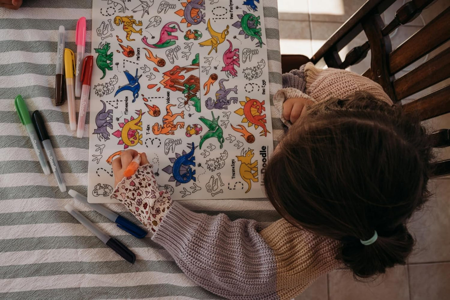 HeyDoodle Into The Wild Classic Doodle Mat – Reusable Silicone Alphabet Coloring Mat for Toddlers and Kids – Educational Animal Activity Pad with 9 Markers – Mess-Free Travel Toy – Ages 3-7