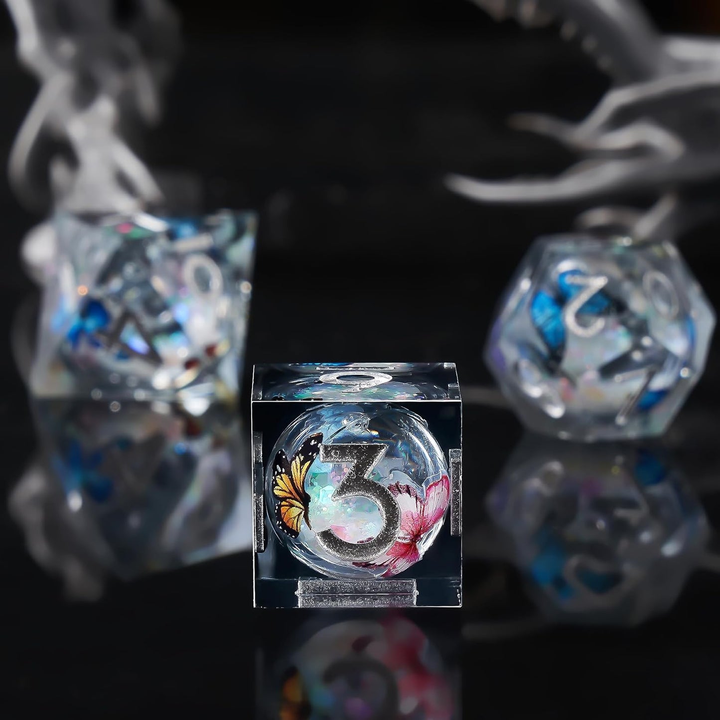 Liquid Core DND Dice Set, 7pcs Sharp Edge Dice for Role Playing Dungeons and Dragons Ttrpg with Gift Box, Handmade Resin D&D Dice RPG Role Playing Games Dice Set(Blue Gold)