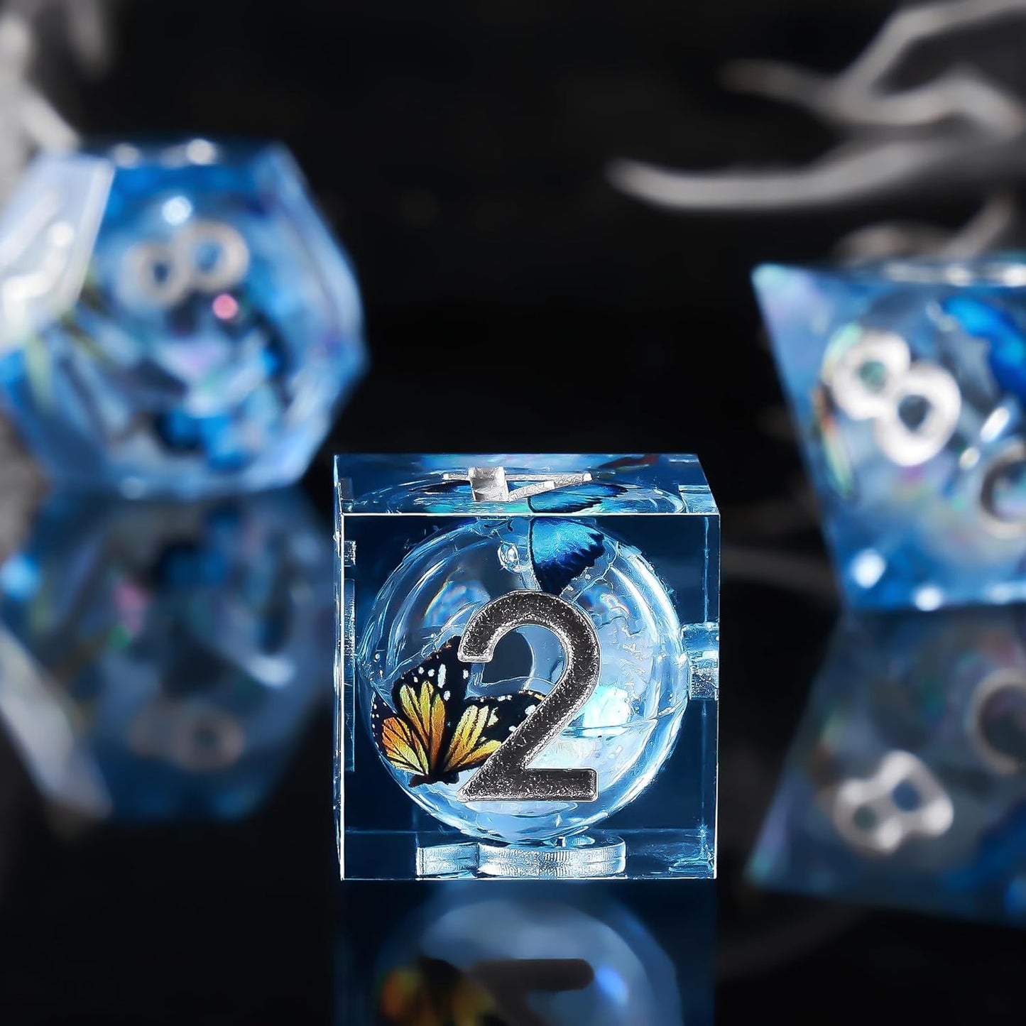Liquid Core DND Dice Set, 7pcs Sharp Edge Dice for Role Playing Dungeons and Dragons Ttrpg with Gift Box, Handmade Resin D&D Dice RPG Role Playing Games Dice Set(Blue Gold)