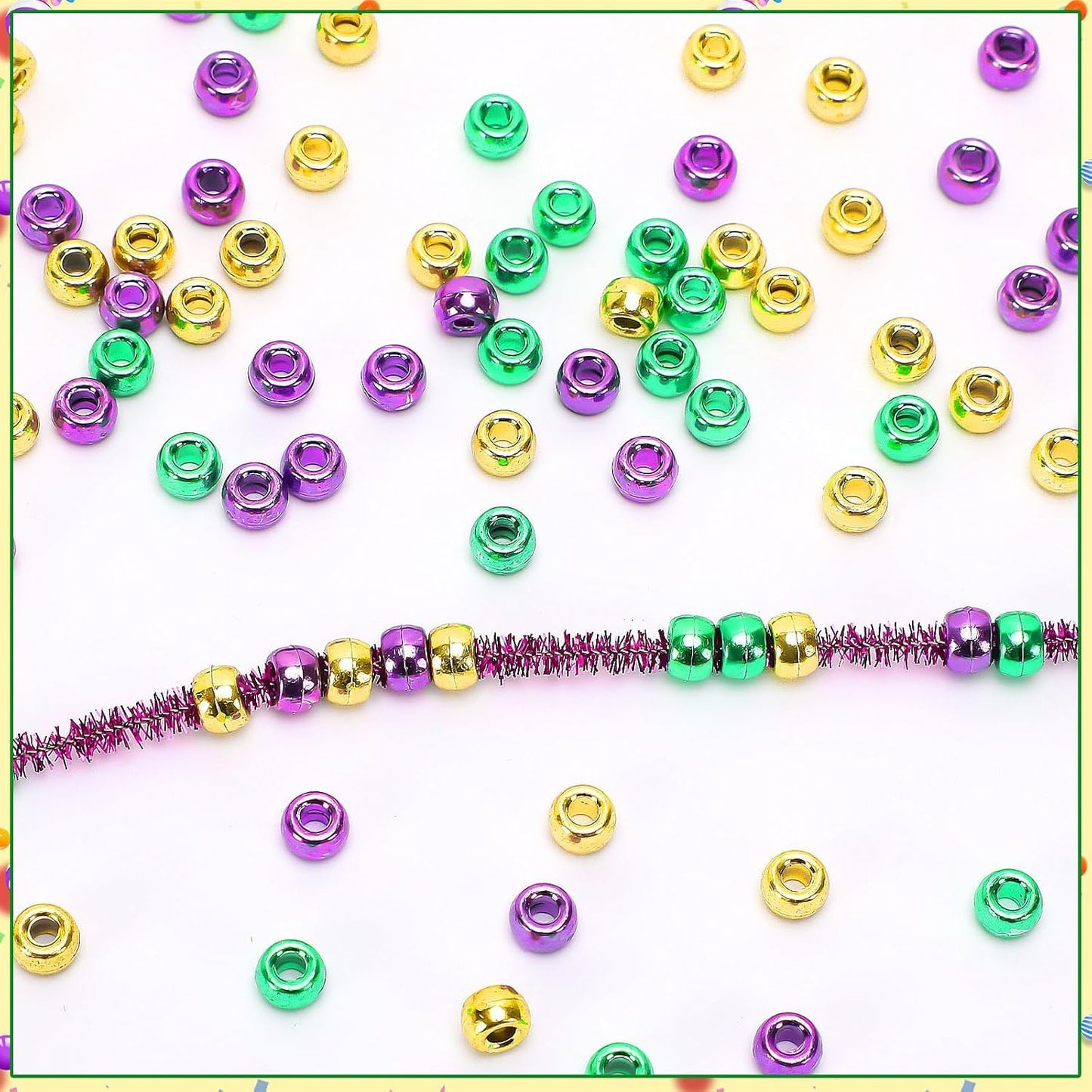 UPINS 1200Pcs Christmas Pony Beads Friendship Plastic Small Hair Beads Red Green White Pony Beads for Necklace Supplies (Christmas)