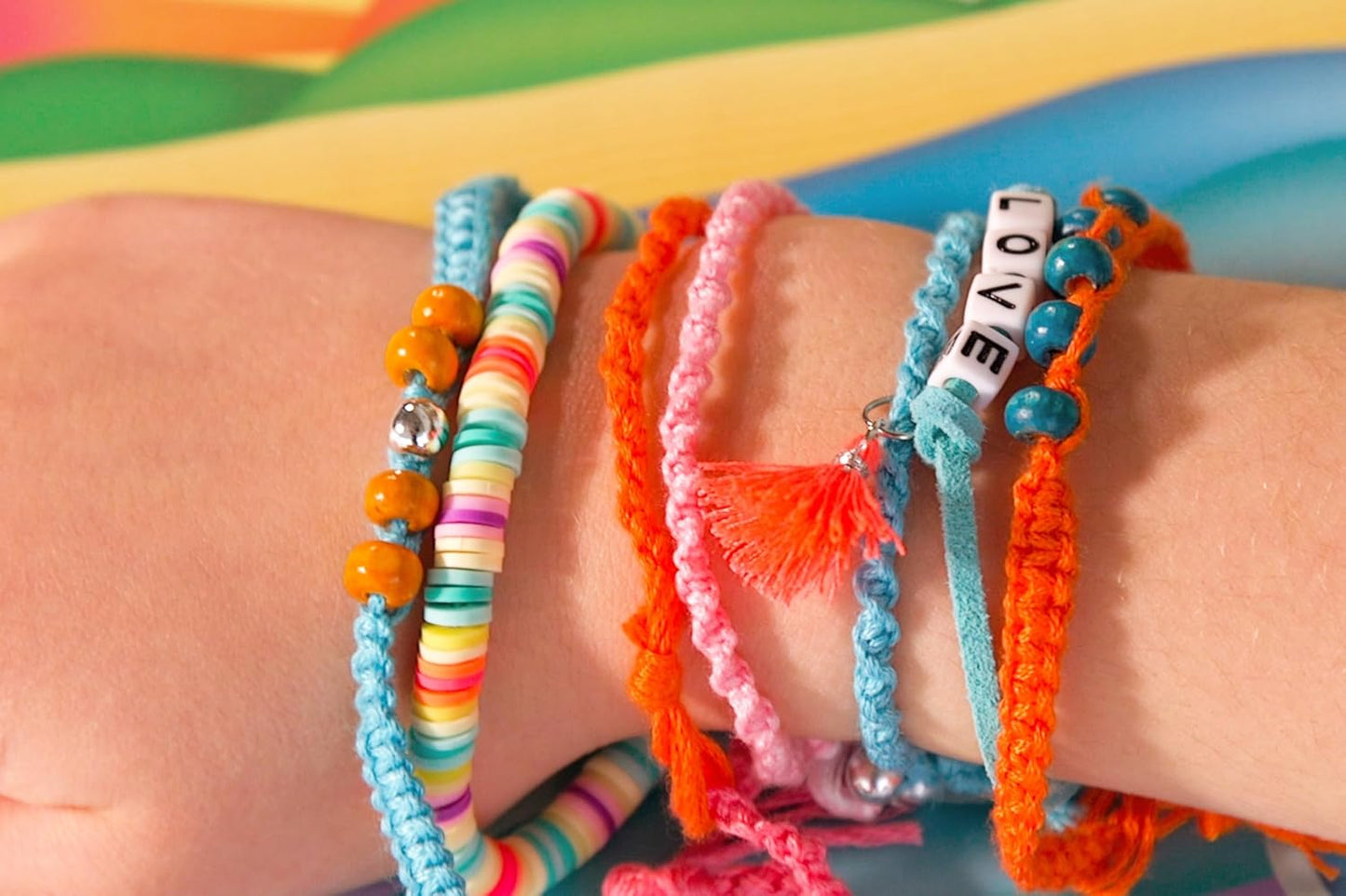 BOX CANDIY Totally Chill Out Woven Friendship Bracelets Kit in Keepsake Box to Make and Share