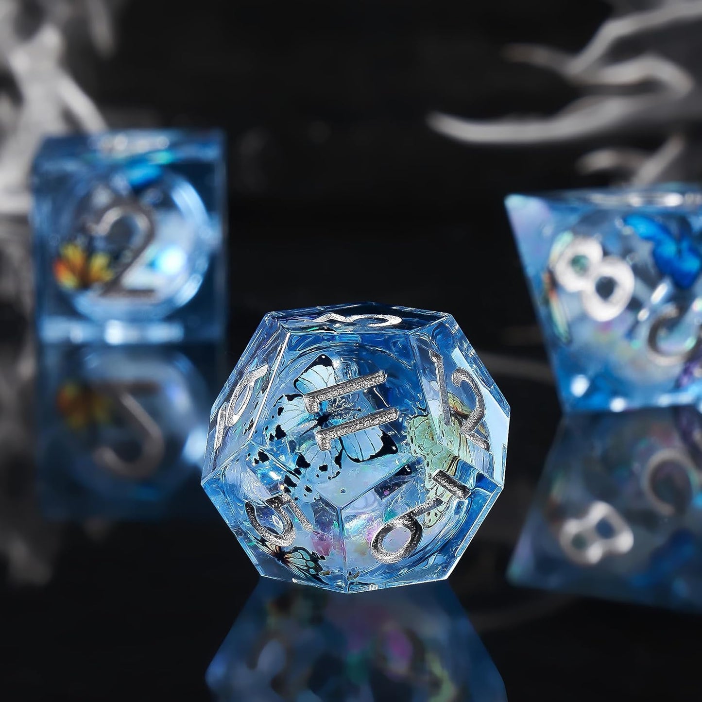 Liquid Core DND Dice Set, 7pcs Sharp Edge Dice for Role Playing Dungeons and Dragons Ttrpg with Gift Box, Handmade Resin D&D Dice RPG Role Playing Games Dice Set(Blue Gold)