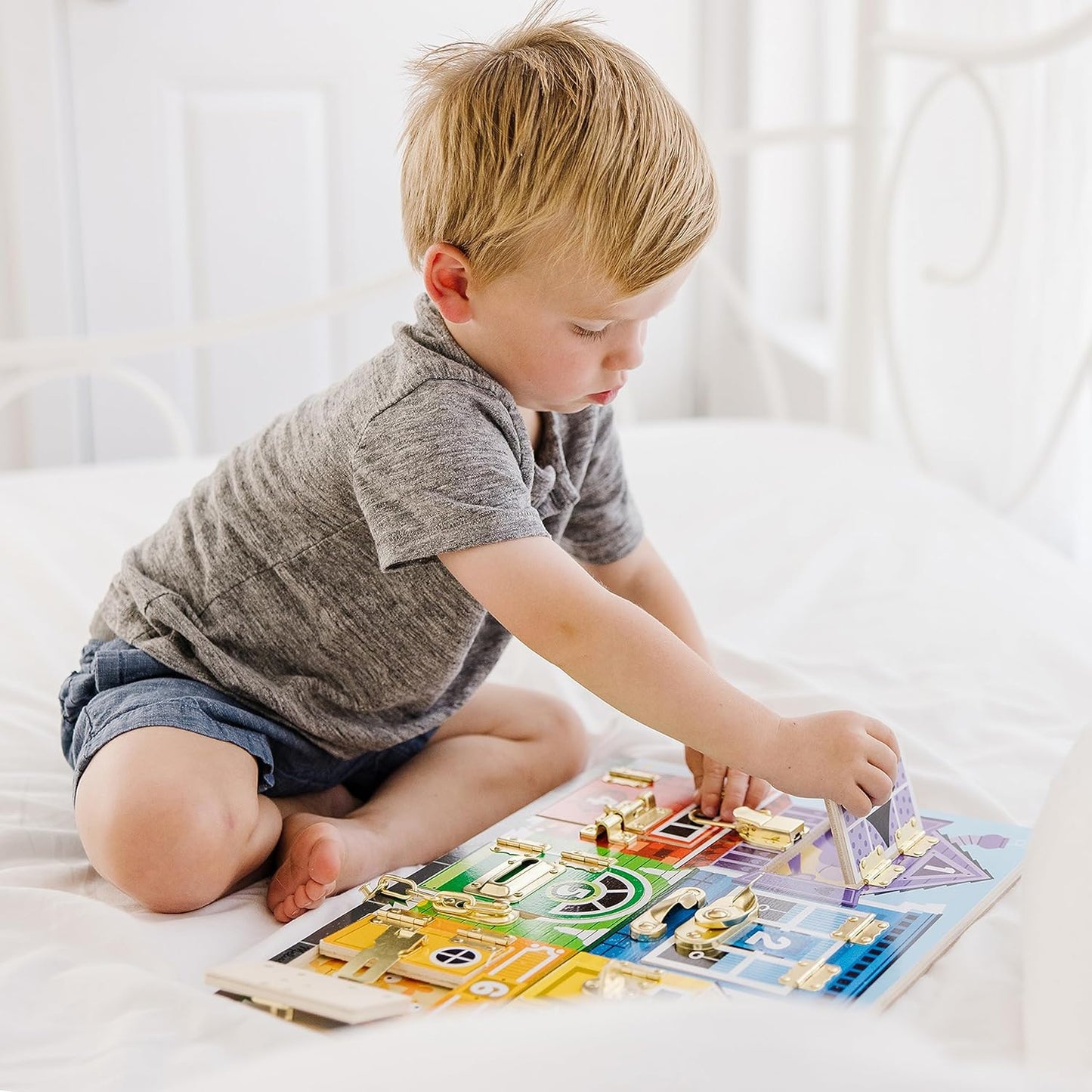 Melissa & Doug Latches Wooden Activity Board - Montessori Busy Board for Preschool Toys, Sensory Toys for Kids, Learning Resources for Ages 3+