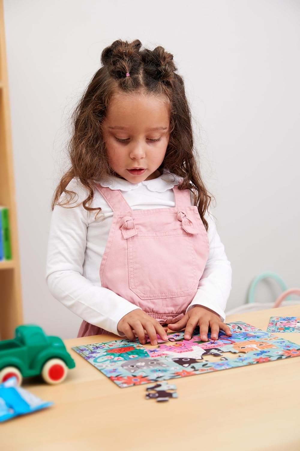 Mudpuppy Unicorn Magic – 36 Piece Puzzle to Go Featuring Sparkly Magical Unicorns Perfect Travel Activity for Children Ages 3 and Up