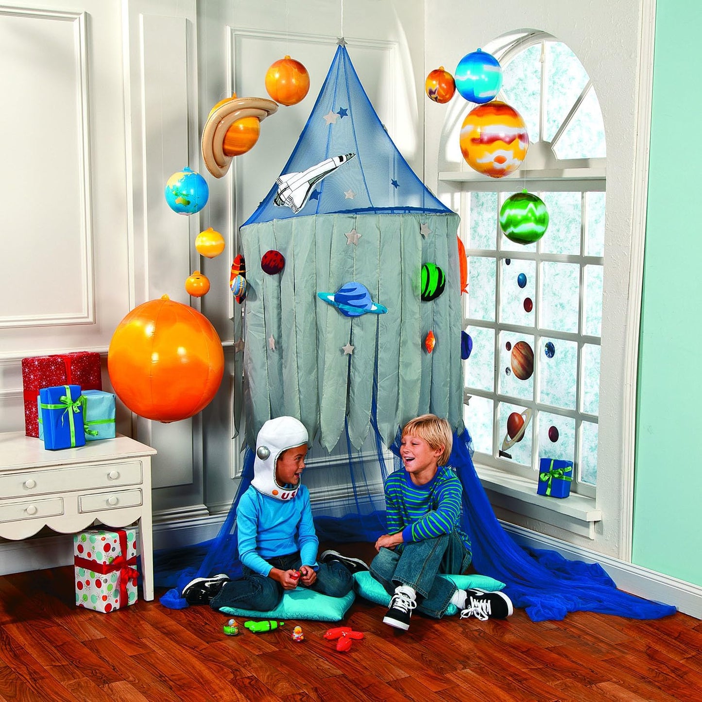 Fun Express Inflatable Solar System Model Kit - 10 Piece Educational Space Toys Set with Planets & Sun for Kids | Perfect for Science Classroom Decor, Space Themed Party Decorations & Bedroom Display