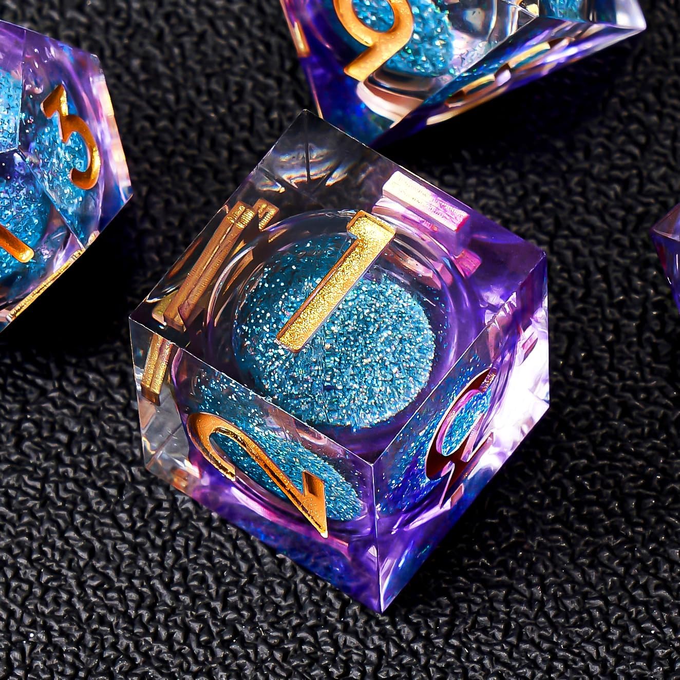 Liquid Core DND Dice Set, 7pcs Sharp Edge Dice for Role Playing Dungeons and Dragons Ttrpg with Gift Box, Handmade Resin D&D Dice RPG Role Playing Games Dice Set(Blue Gold)