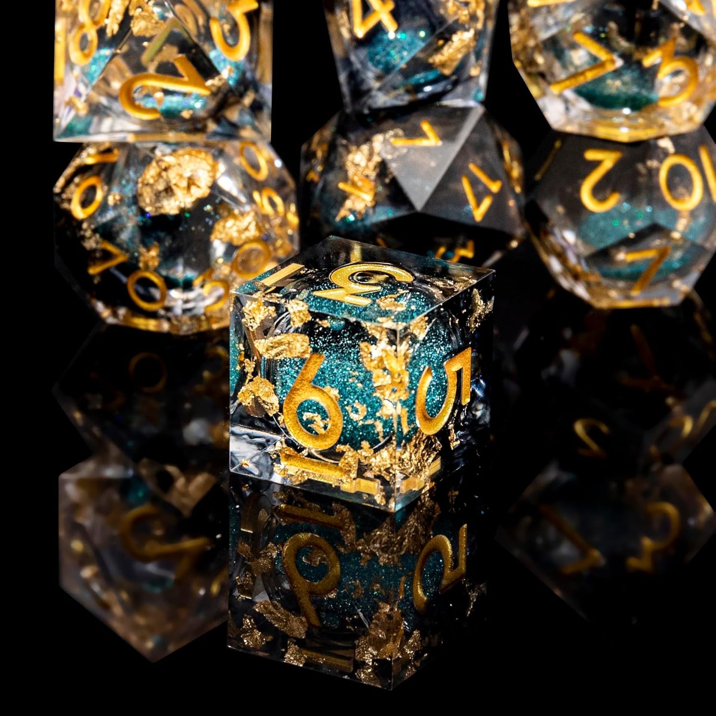 Liquid Core DND Dice Set, 7pcs Sharp Edge Dice for Role Playing Dungeons and Dragons Ttrpg with Gift Box, Handmade Resin D&D Dice RPG Role Playing Games Dice Set(Blue Gold)