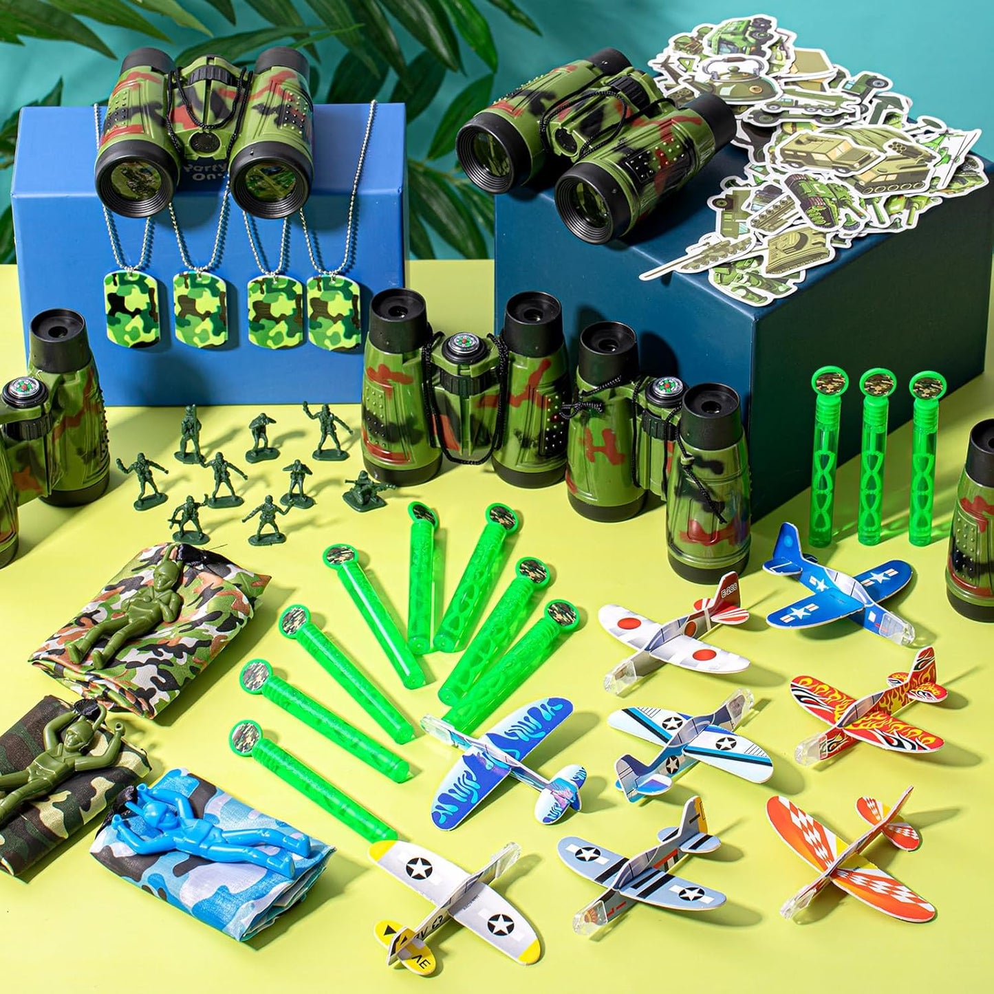 102 Pcs Army Toy Set Military Gift for Boys Bulk Army Soldier Birthday Decoration Camo Party Favor Parachute Telescope Bubble Wand Camouflage Necklace Glider Plane Kid 3-12 Men