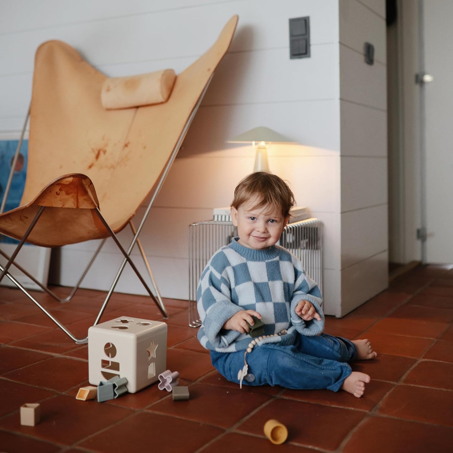 mushie Shape Sorting Box (Petal) | Educational Learning Toy for Toddlers with 12 Shapes | Made in Denmark (10+ Months)