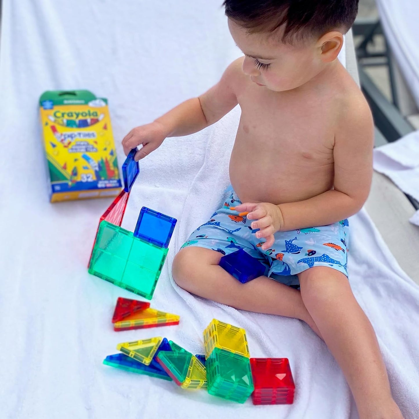 CreateOn Crayola Mini Magnetic PIP-Tiles, Building Set for Kids, Magnetic Building Toys for Kids, STEM Travel Toys for Boys and Girls Ages 3+, 24-Piece Set (Glitter)
