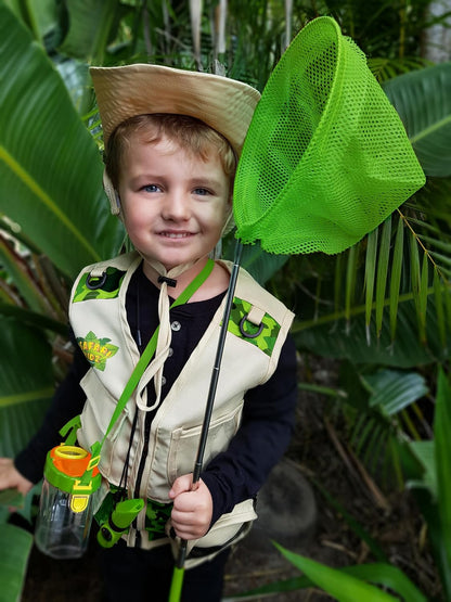Kidz@Play Bug Hunting Kit, Vest, Hat, Binoculars, Lg. Net, Bug Container, Whistle, Flashlight, Magnifier, Thermostat, Compass, Tweezers