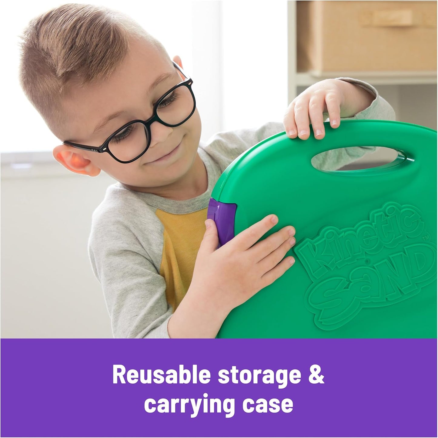 Kinetic Sand, Puppies Playground, 680 g Sand, 3 Multi-Purpose Dog Accessories, 2 Sand Tools, Comfortable Carrying Case, Toys for Children and Girls, 3+ Years Old