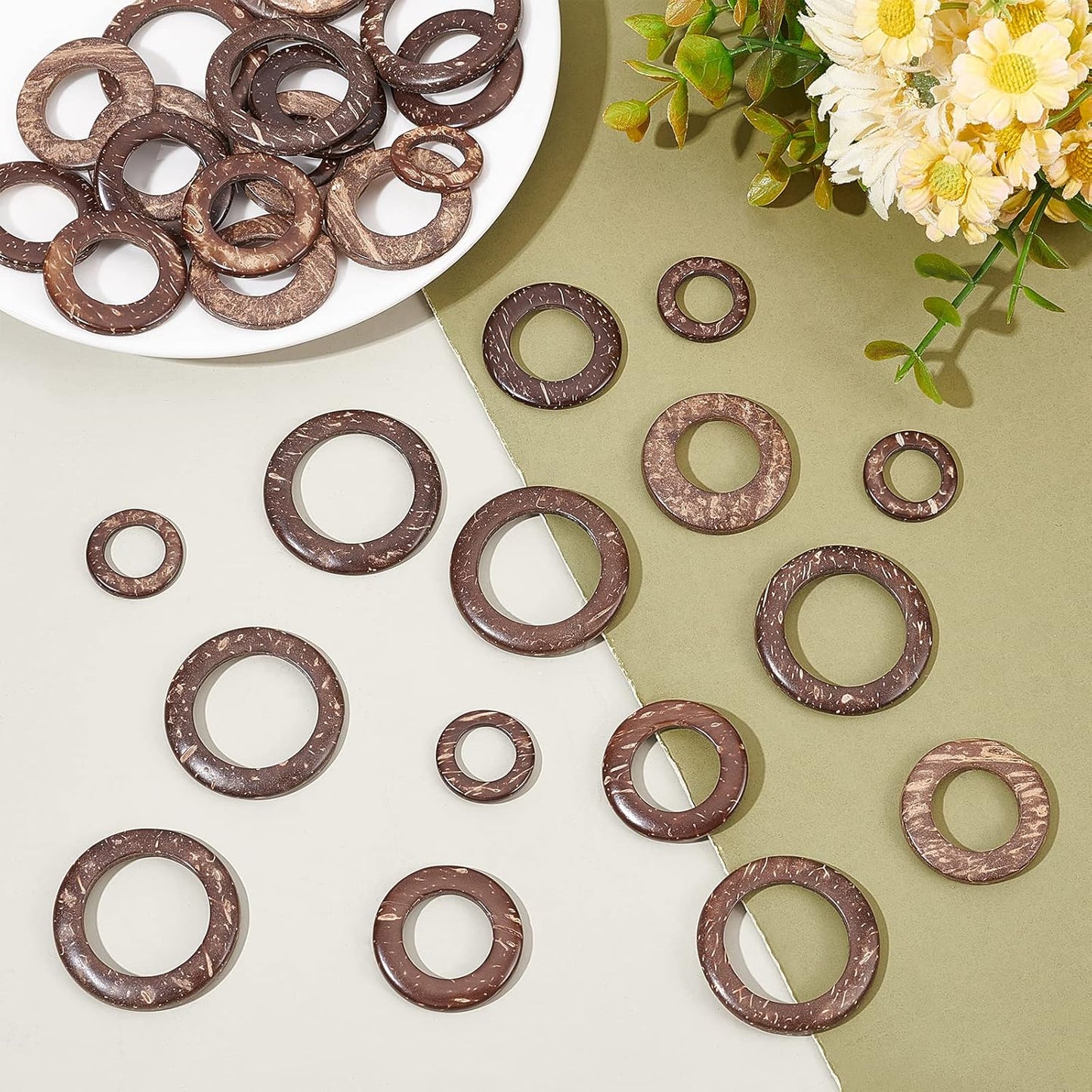 PH PandaHall 80pcs Wooden Linking Rings 4 Styles Coconut Rings Undrilled Mini Circle Pendant Connectors Hollow Wood Circles for Earring Bracelet Necklace Macrame Jewelry DIY Craft Making, 20~38mm