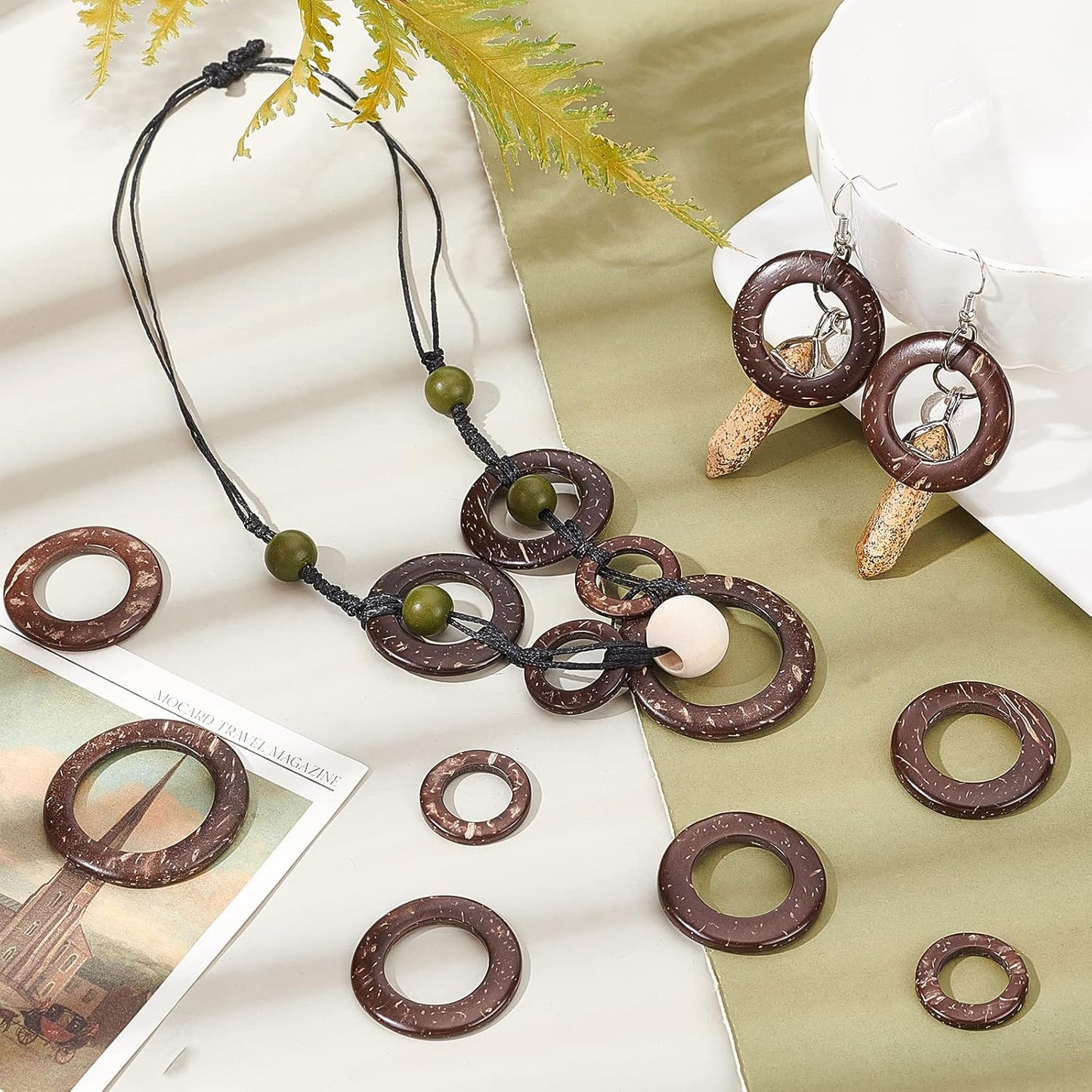 PH PandaHall 80pcs Wooden Linking Rings 4 Styles Coconut Rings Undrilled Mini Circle Pendant Connectors Hollow Wood Circles for Earring Bracelet Necklace Macrame Jewelry DIY Craft Making, 20~38mm