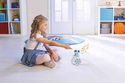 LEXiBOOK Powerman Max - Remote Control Walking Talking Toy Robot STEM Programmable Dances Sings Telling 10,000 Stories 300+ Learning Quiz Shooting Discs and Voice Repeat for Kids 4+ - ROB80EN, White