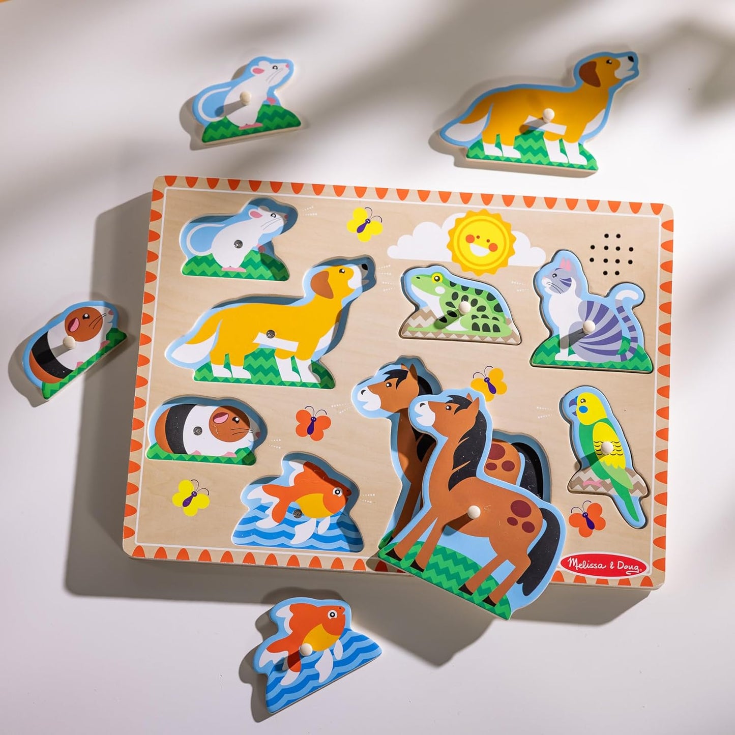 Melissa & Doug Farm Animals Sound Puzzle – 8-Piece Wooden Peg Puzzle with Light-Activated Sounds, Music Learning Toy for Toddlers and Preschoolers Ages 2+