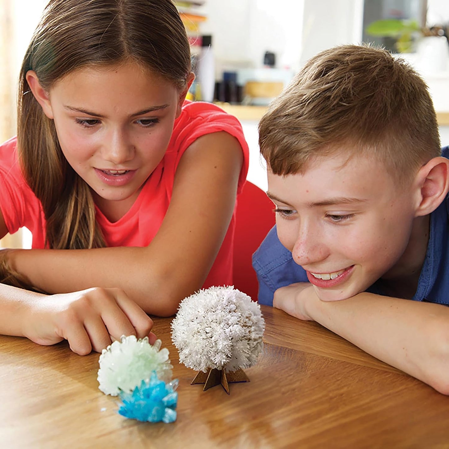 4M: KidzLabs - Crystal Science Kit - Grow 3 Unique Shaped Crystals, DIY STEM Craft, Mix Compounds & Observe Growth, Geology-Chemistry-Science, Kid 10+