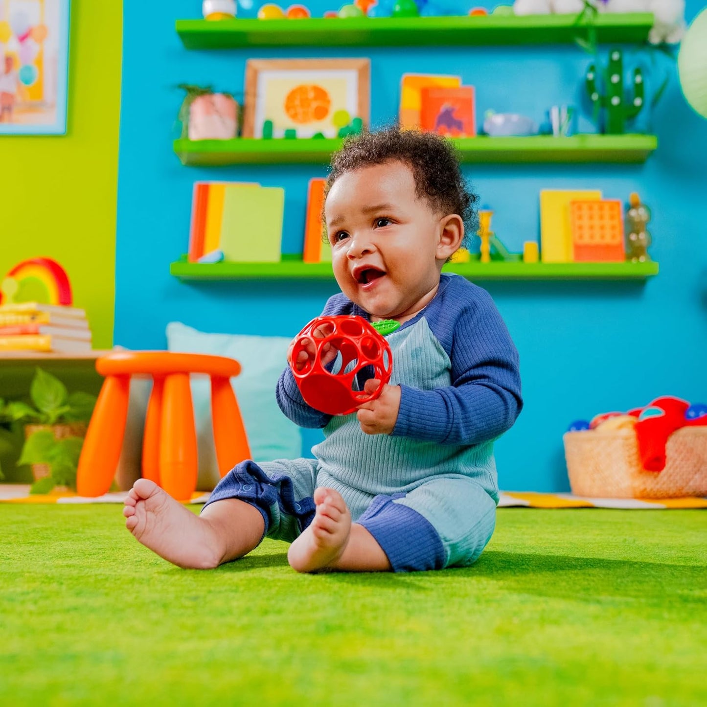 Bright Starts Oball Musical Toy, Jingle & Shake Pal, BPA-Free Easy-Grasp Baby Rattle Toy, Ages Newborn+