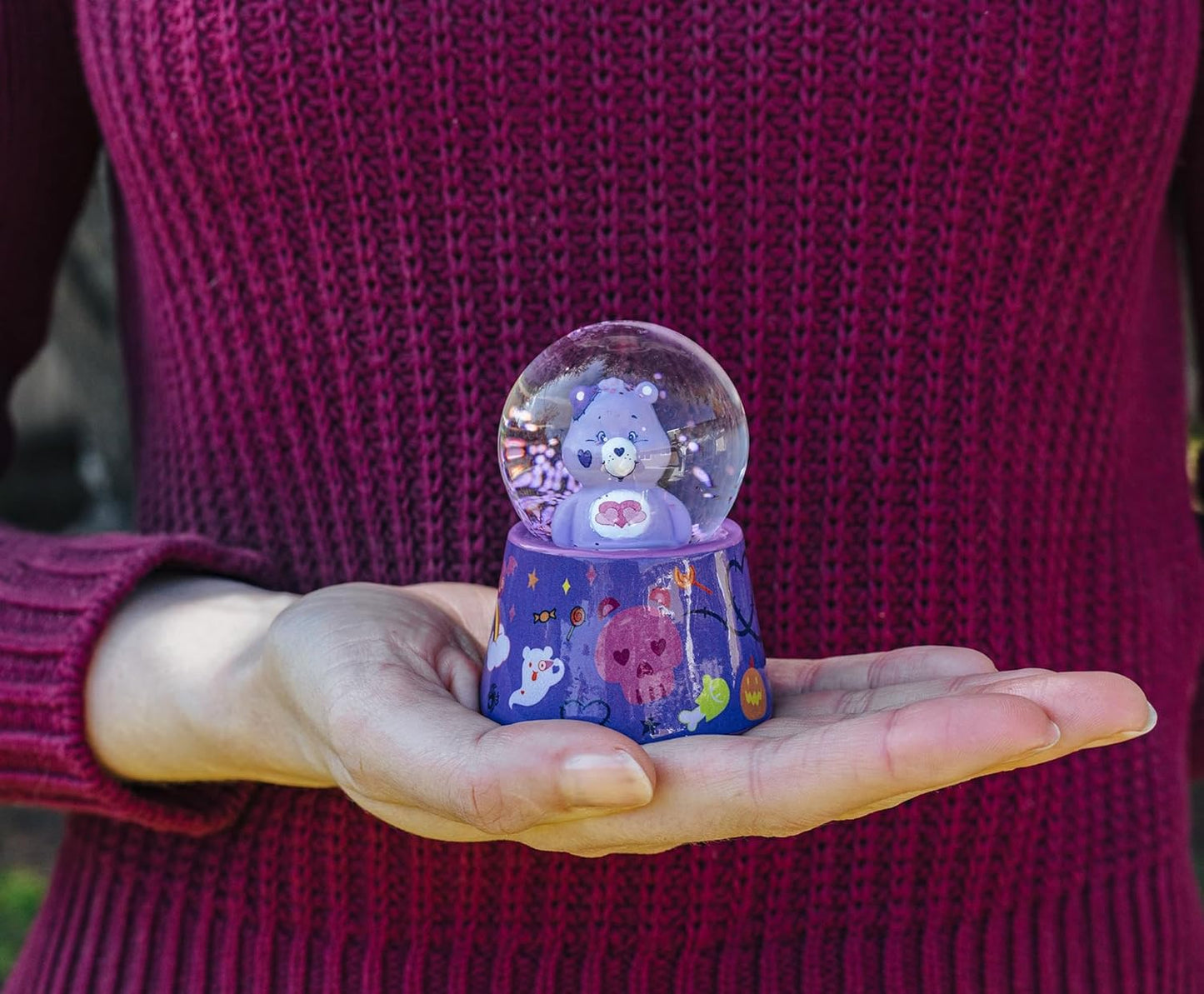 Silver Buffalo Disney Mickey and Friends Mini Light Up Snow Globe│Minnie Mouse│3.8 Inches Tall, 45mm (Small) - Colors A